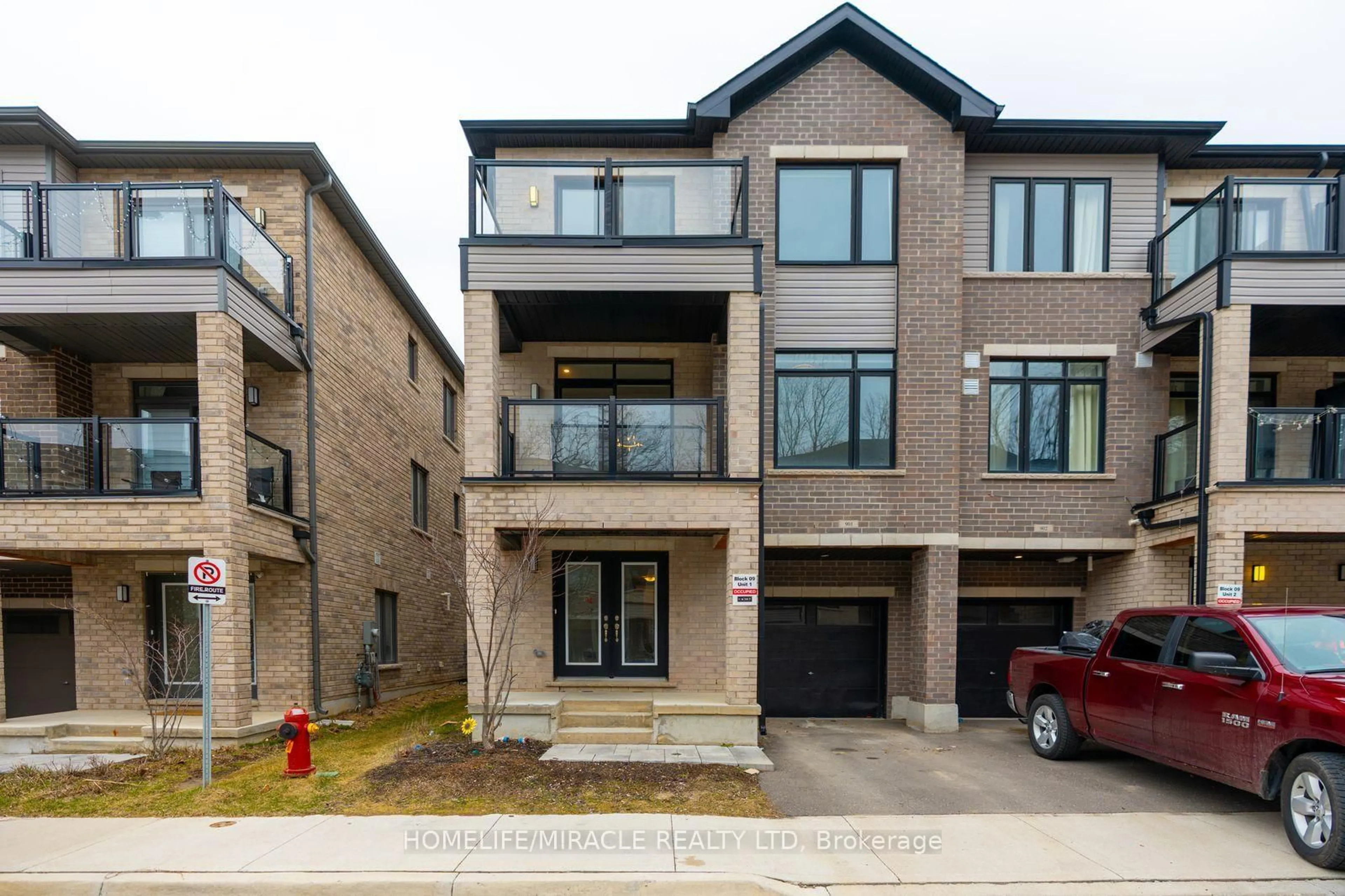 Home with brick exterior material, street for 585 Colborne St #901, Brant Ontario N3S 0K4