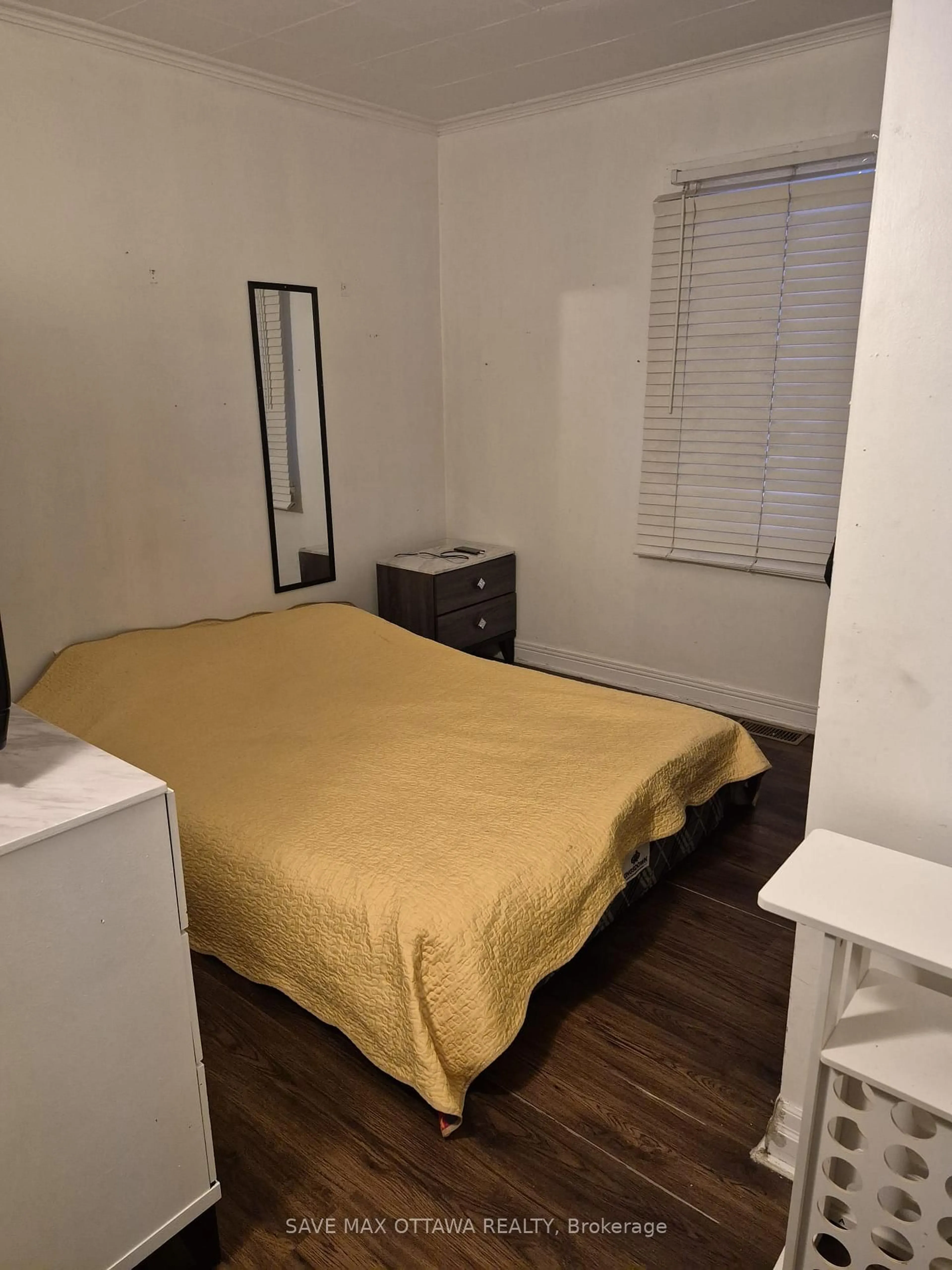 A pic of a room for 5358 Bank St, Ottawa Ontario K1X 1H1