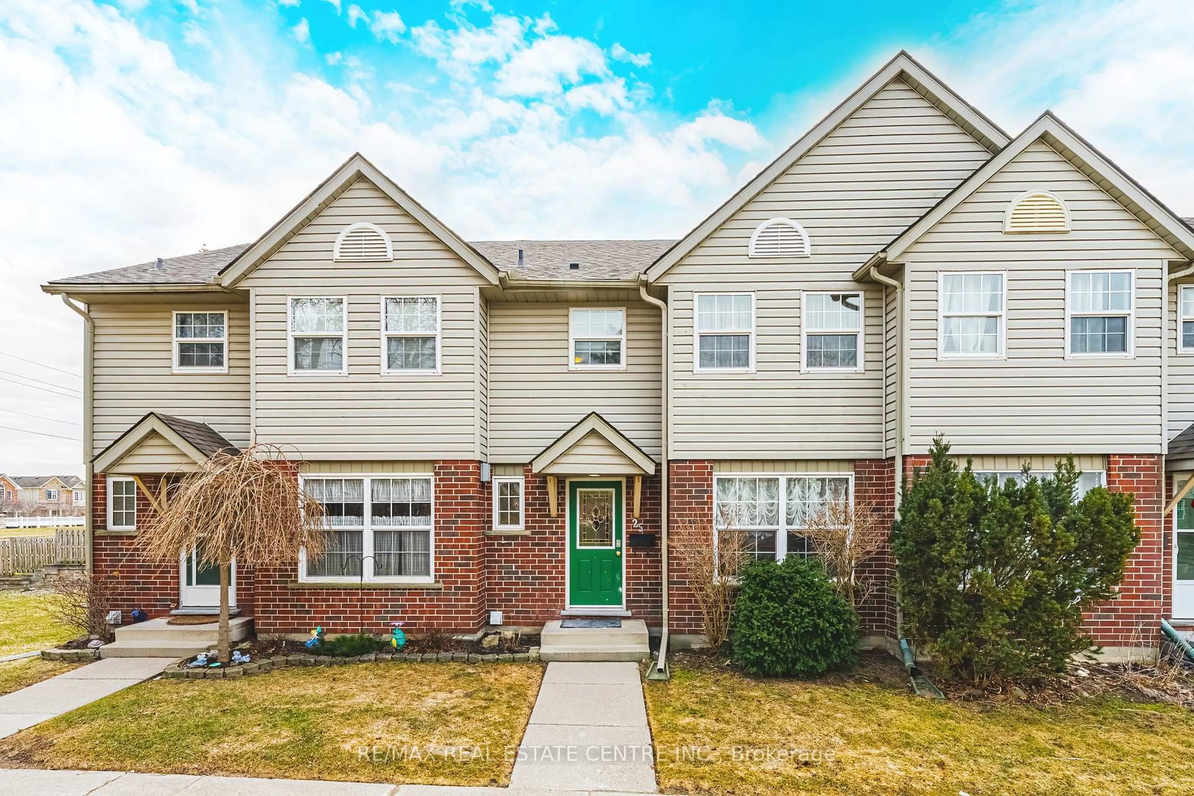 Home with brick exterior material, street for 26 Poplar Dr #25, Cambridge Ontario N3C 4A3
