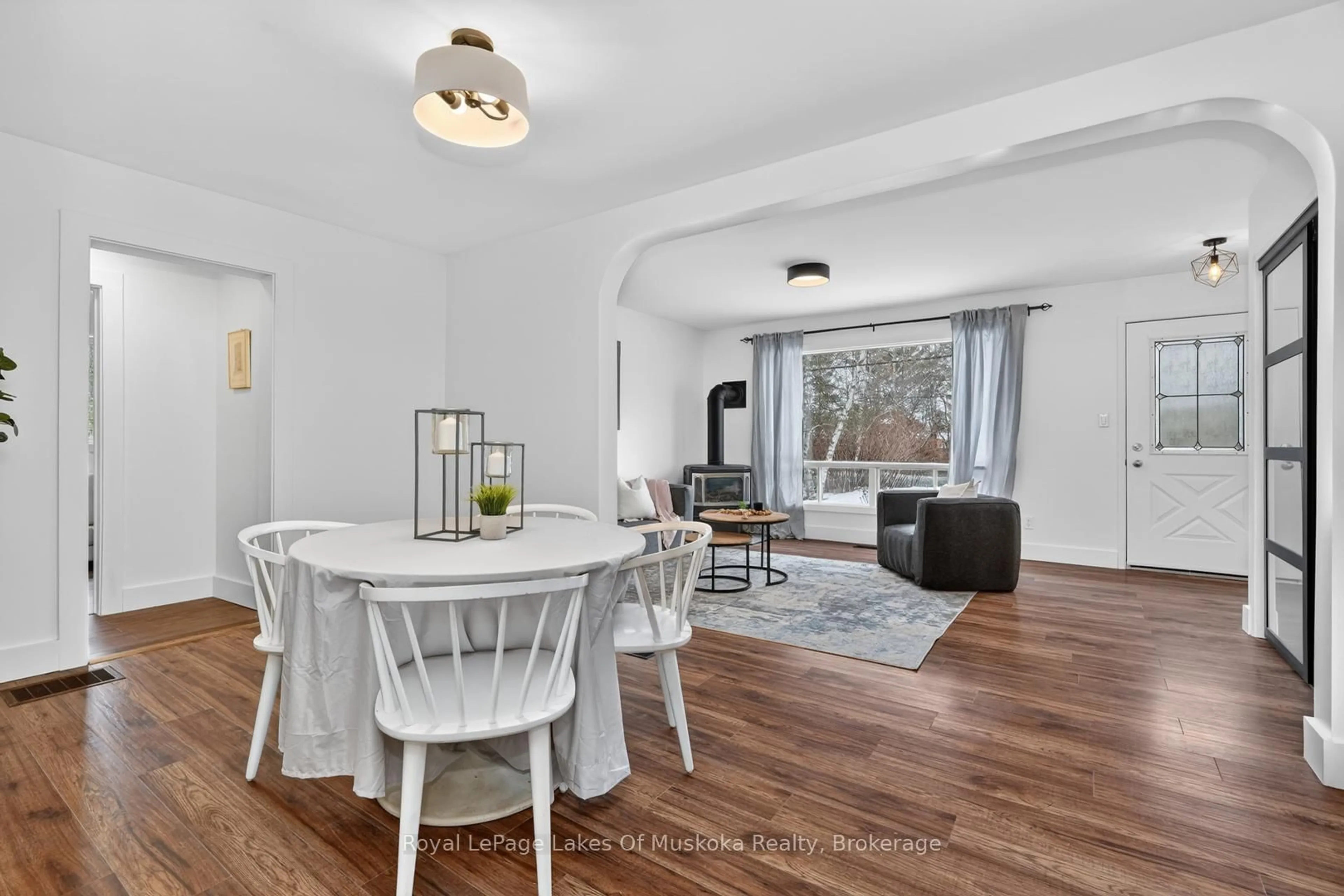 Dining room, unknown for 11 Silver St, Huntsville Ontario P1H 1M2