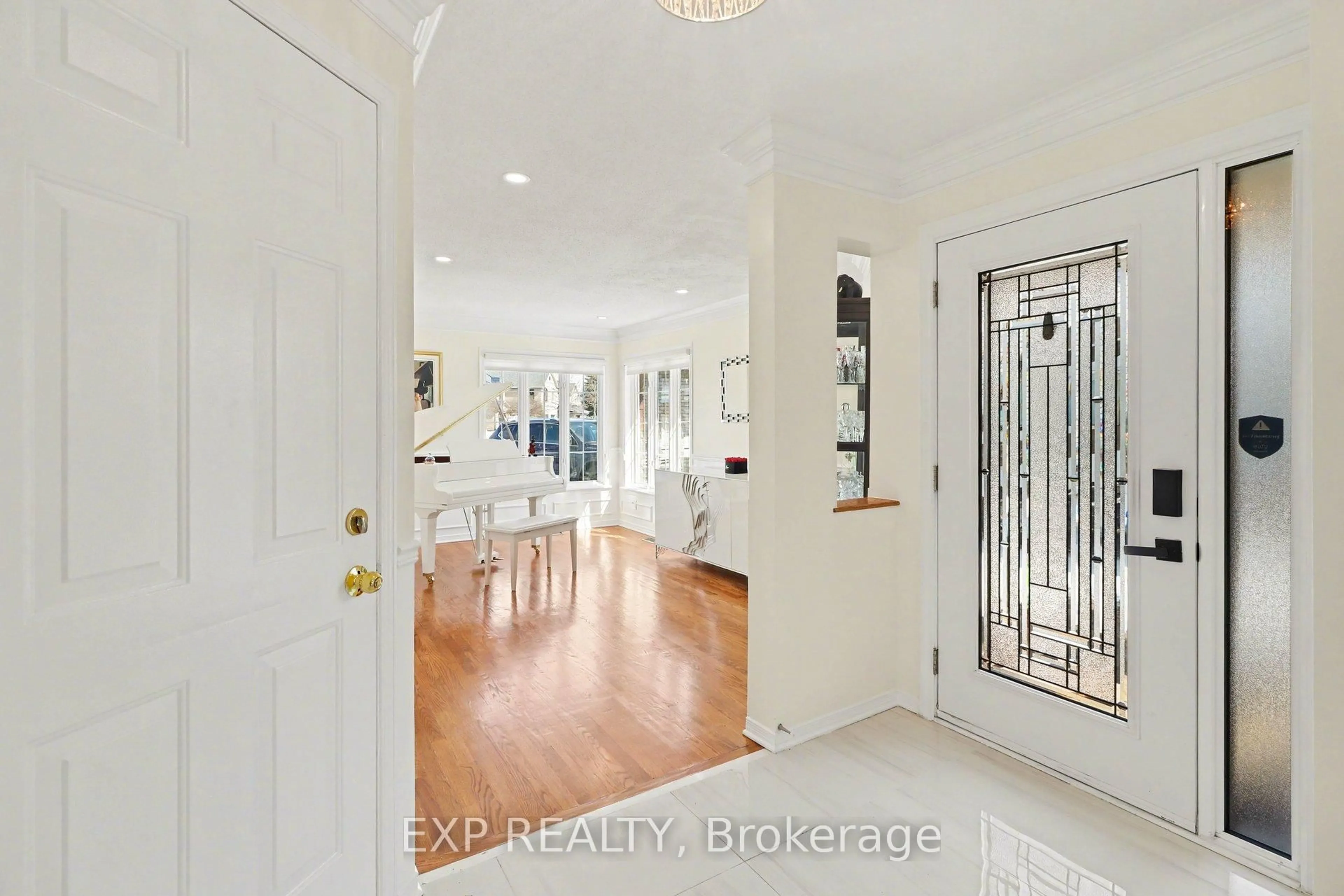 Indoor entryway for 4630 Ogilvie Walk Cres, Ottawa Ontario K1J 1G7