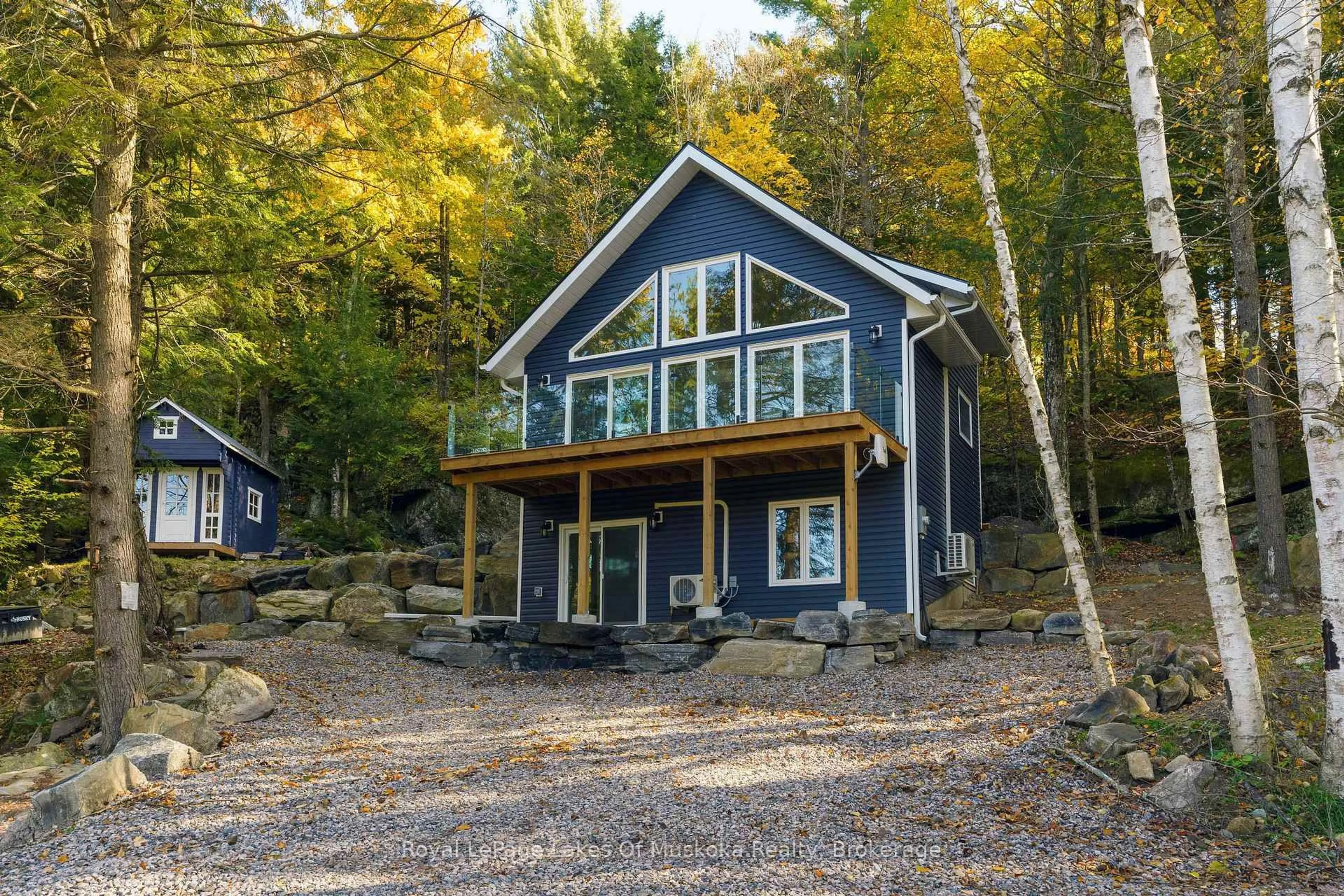 Home with vinyl exterior material, water/lake/river/ocean view for 1361 Rosseau Lake 2 Rd, Muskoka Lakes Ontario P0B 1M0