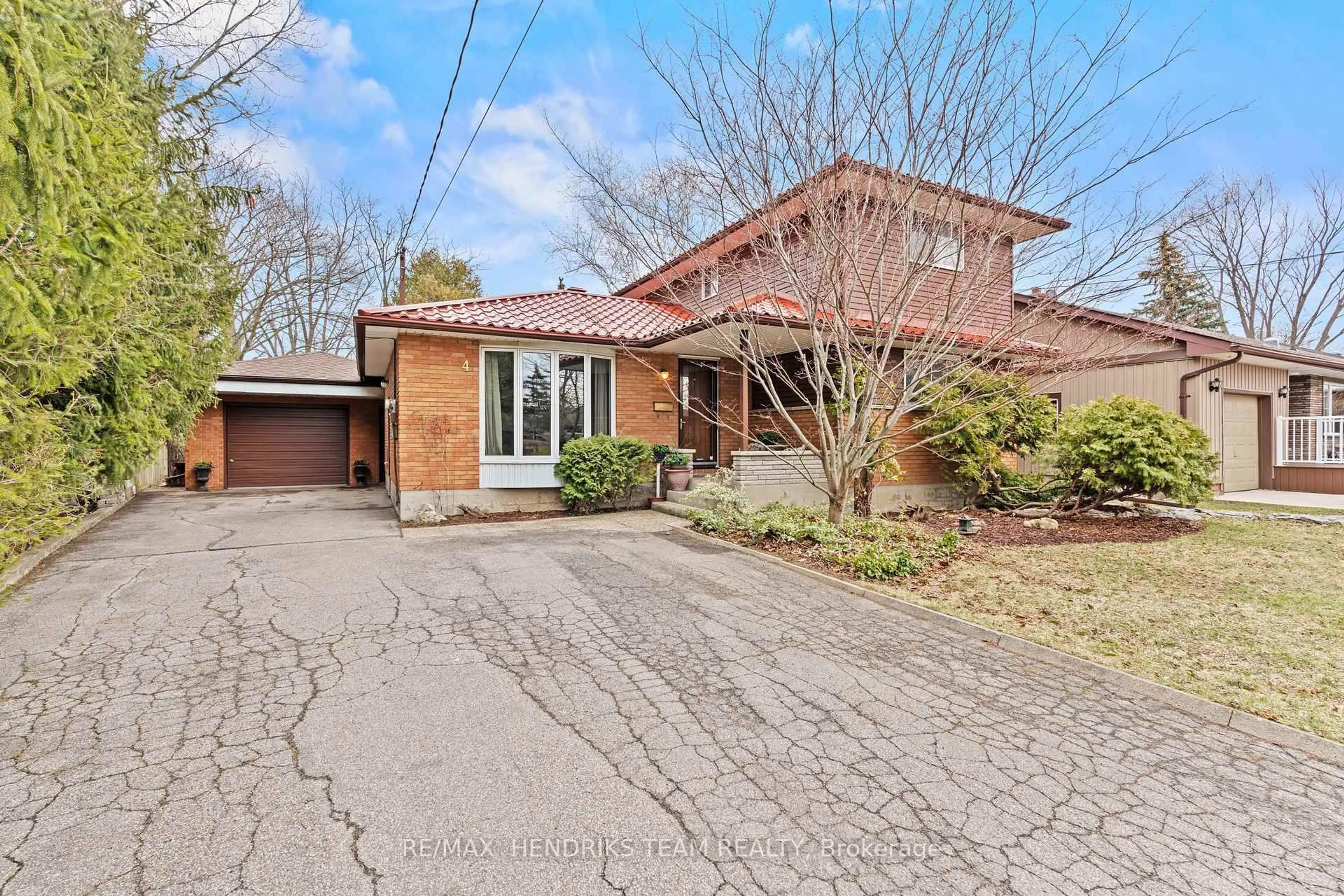 Home with brick exterior material, street for 4 Ross St, St. Catharines Ontario L2N 3S3