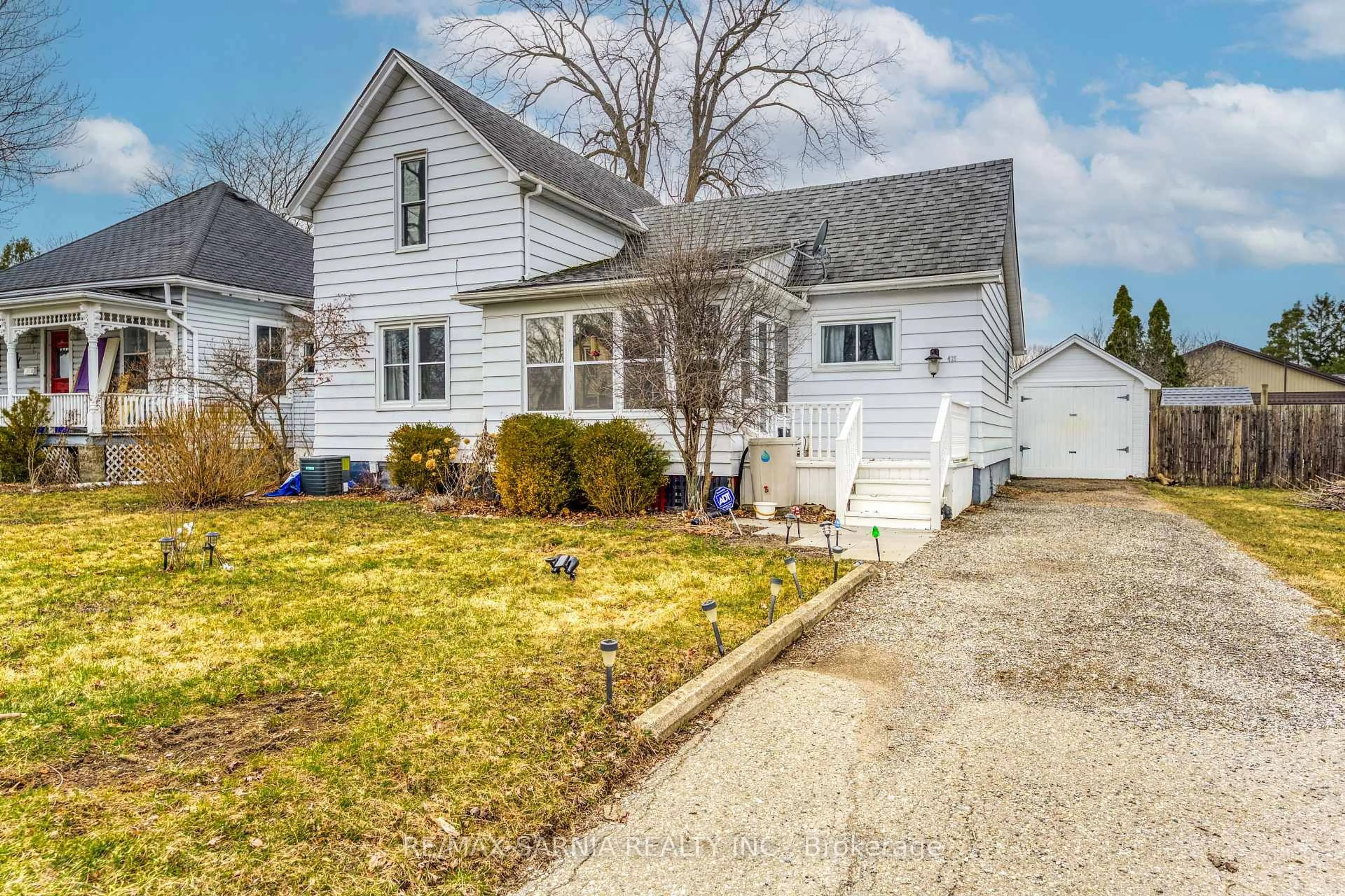 Home with vinyl exterior material, street for 421 WEST St, Enniskillen Ontario N0N 1R0