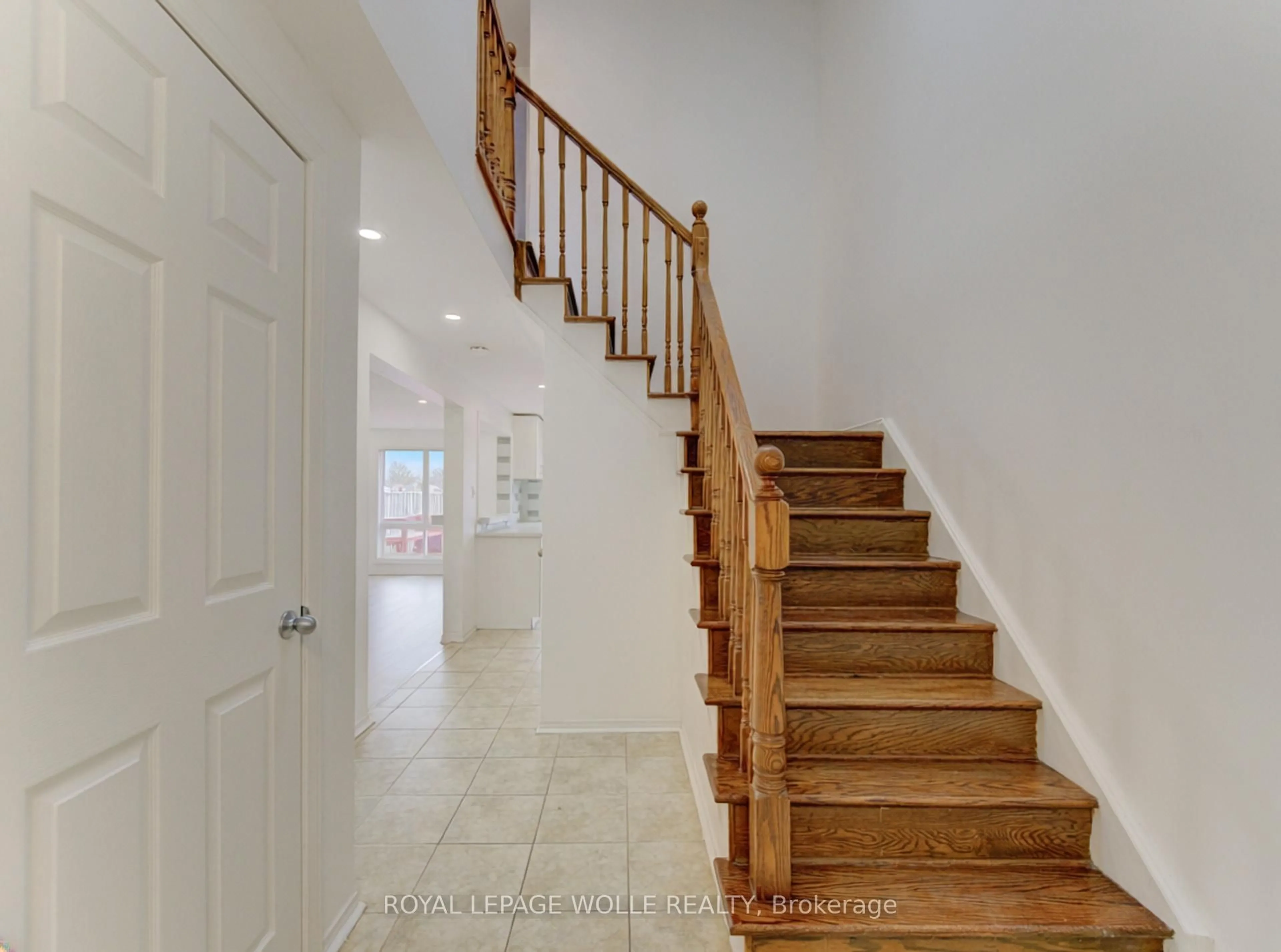 Unknown for 51 Camrose Crt, Kitchener Ontario N2M 5J4