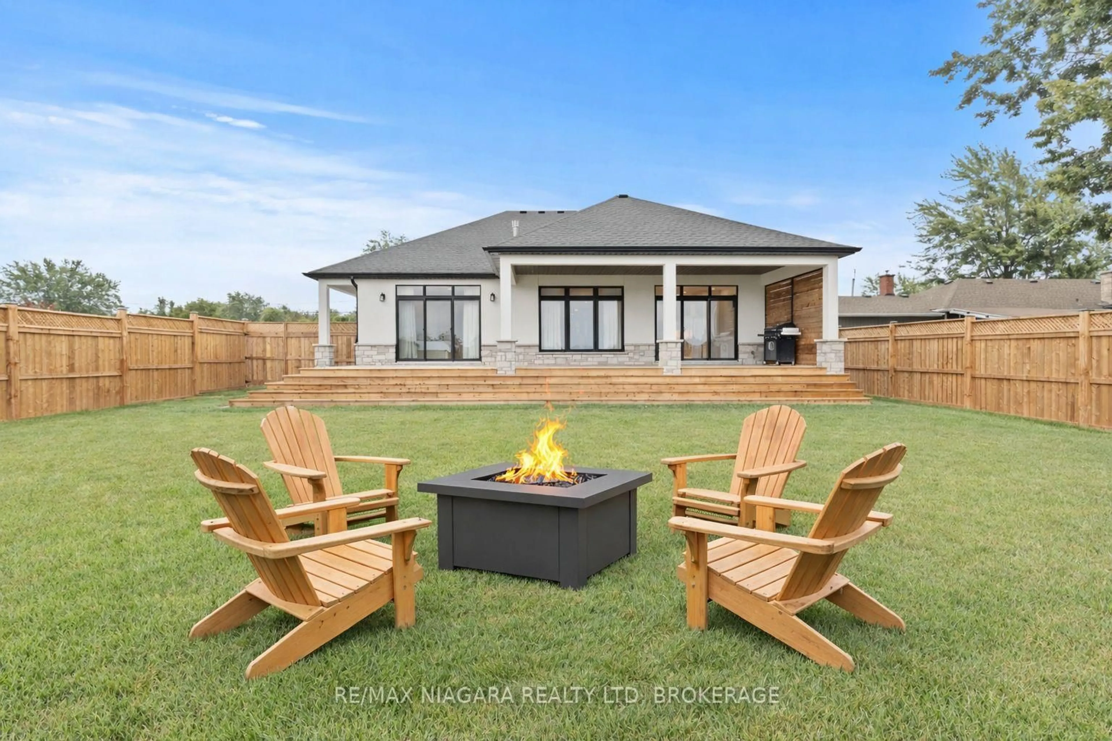 Patio, unknown for 637 Buffalo Rd, Fort Erie Ontario L2A 5G7