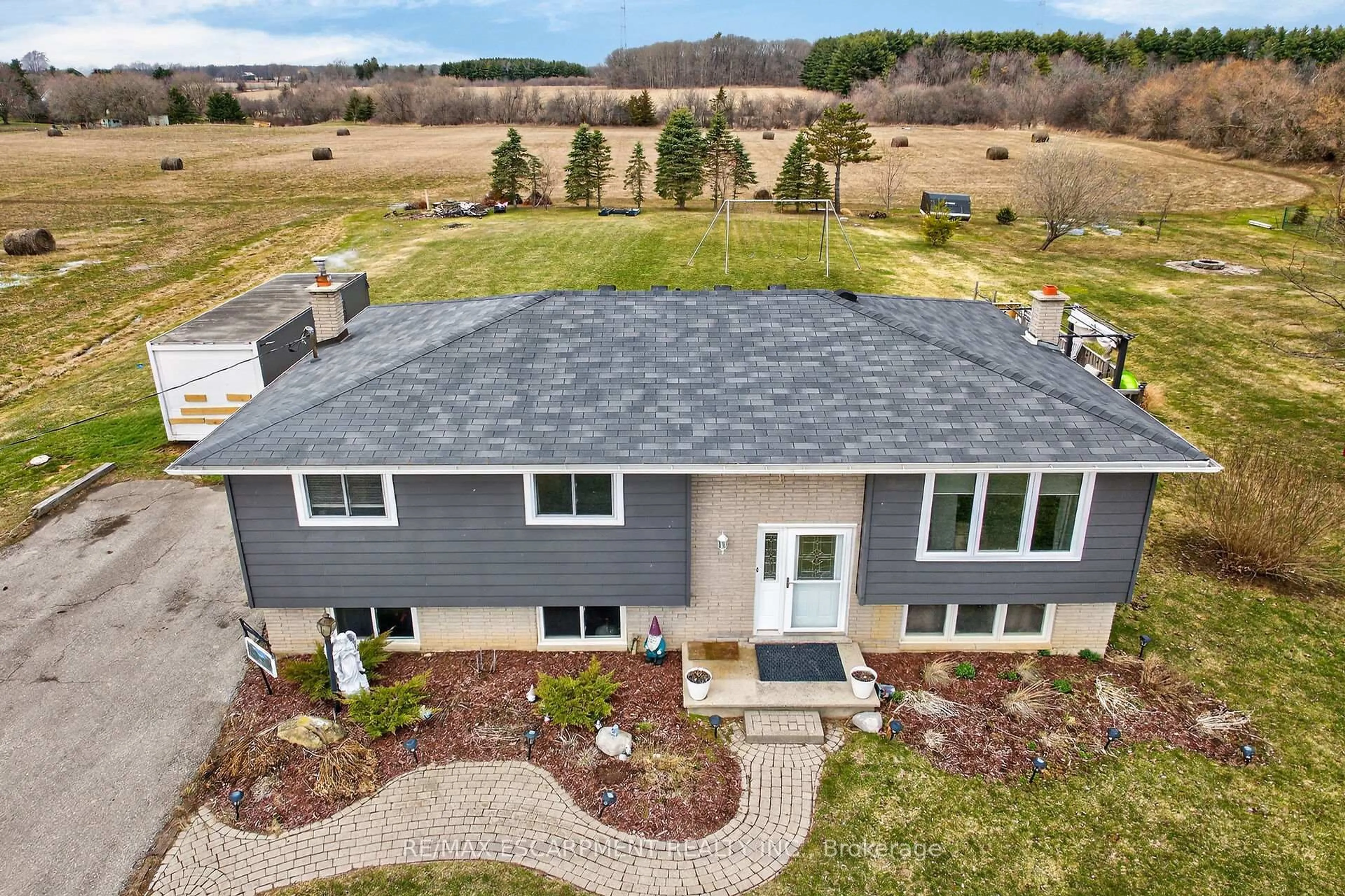 Home with vinyl exterior material, unknown for 1481 Norfolk County Rd 19 E, Norfolk Ontario N0E 1Z0