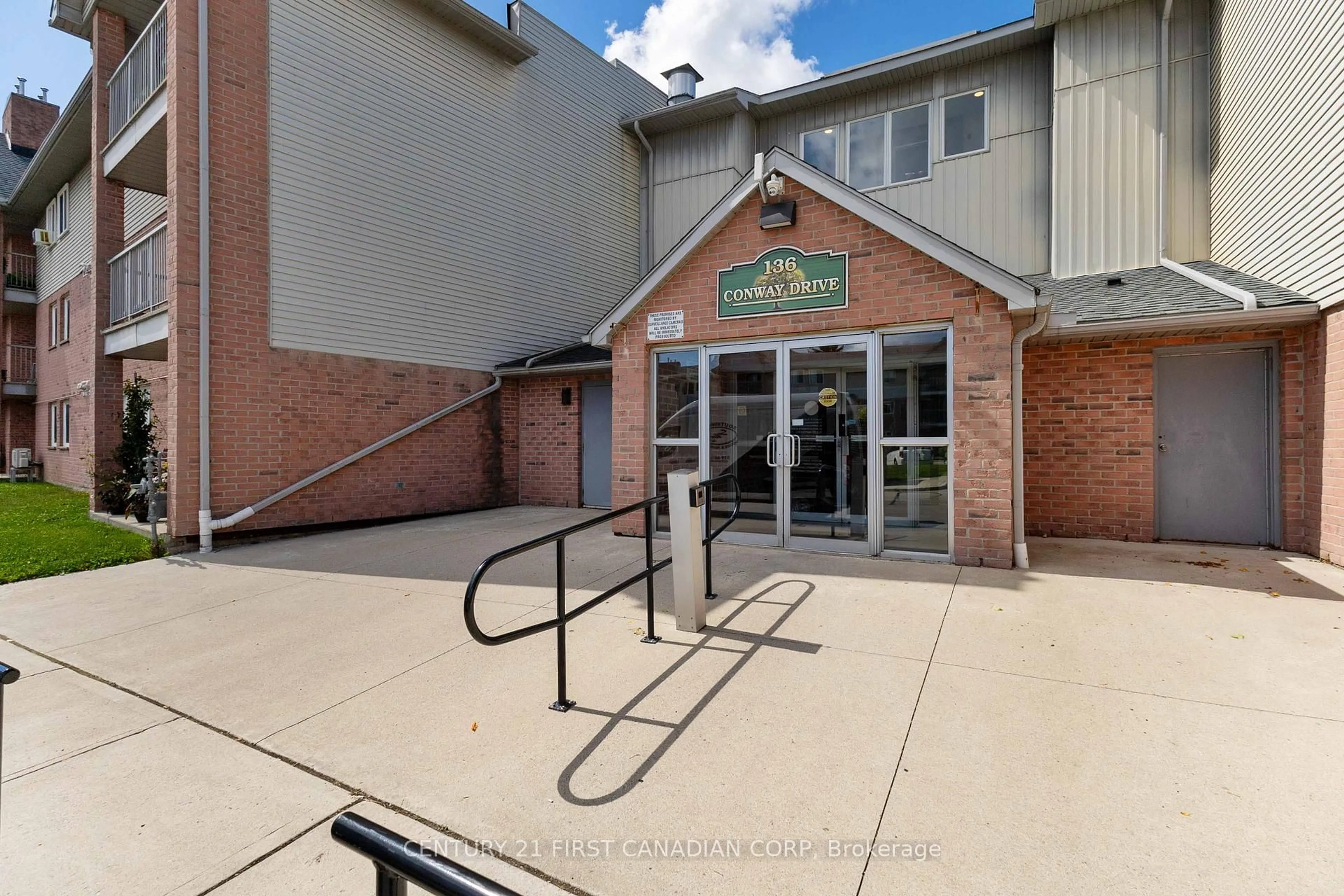 Indoor foyer for 136 Conway Dr #9, London South Ontario N6E 3N1