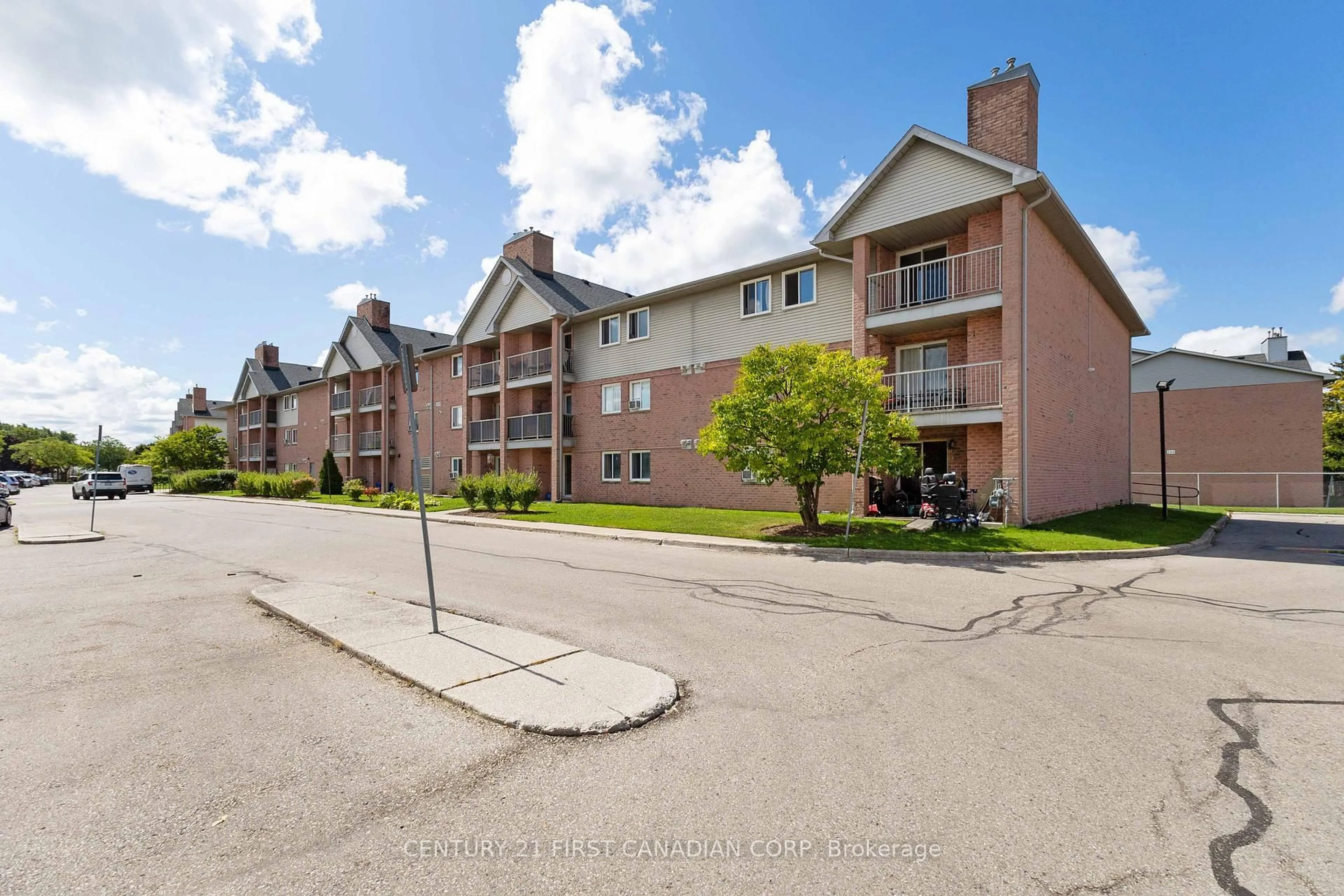 Patio, street for 136 Conway Dr #9, London South Ontario N6E 3N1