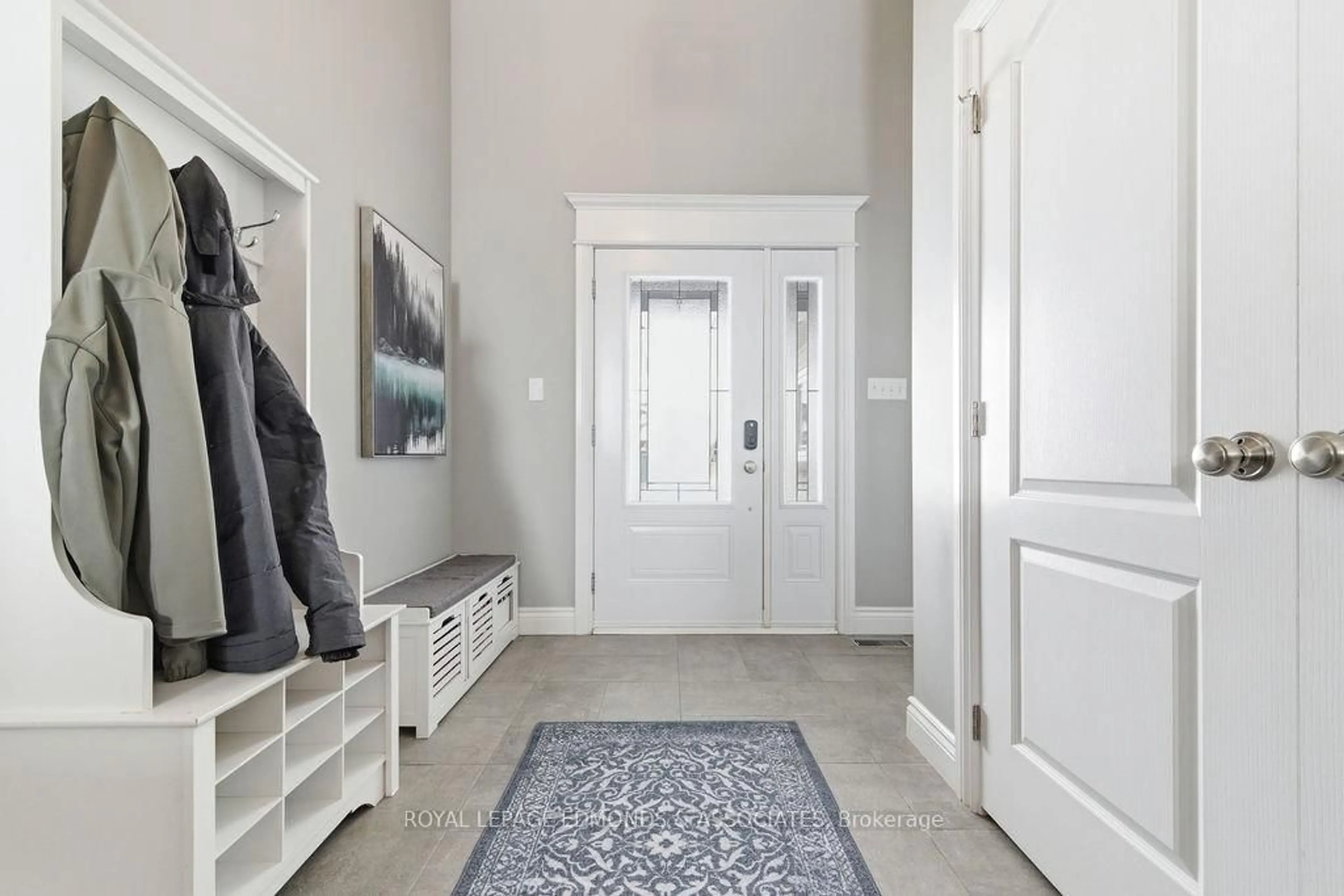 Indoor entryway for 21 Liam St, Petawawa Ontario K8H 0G7