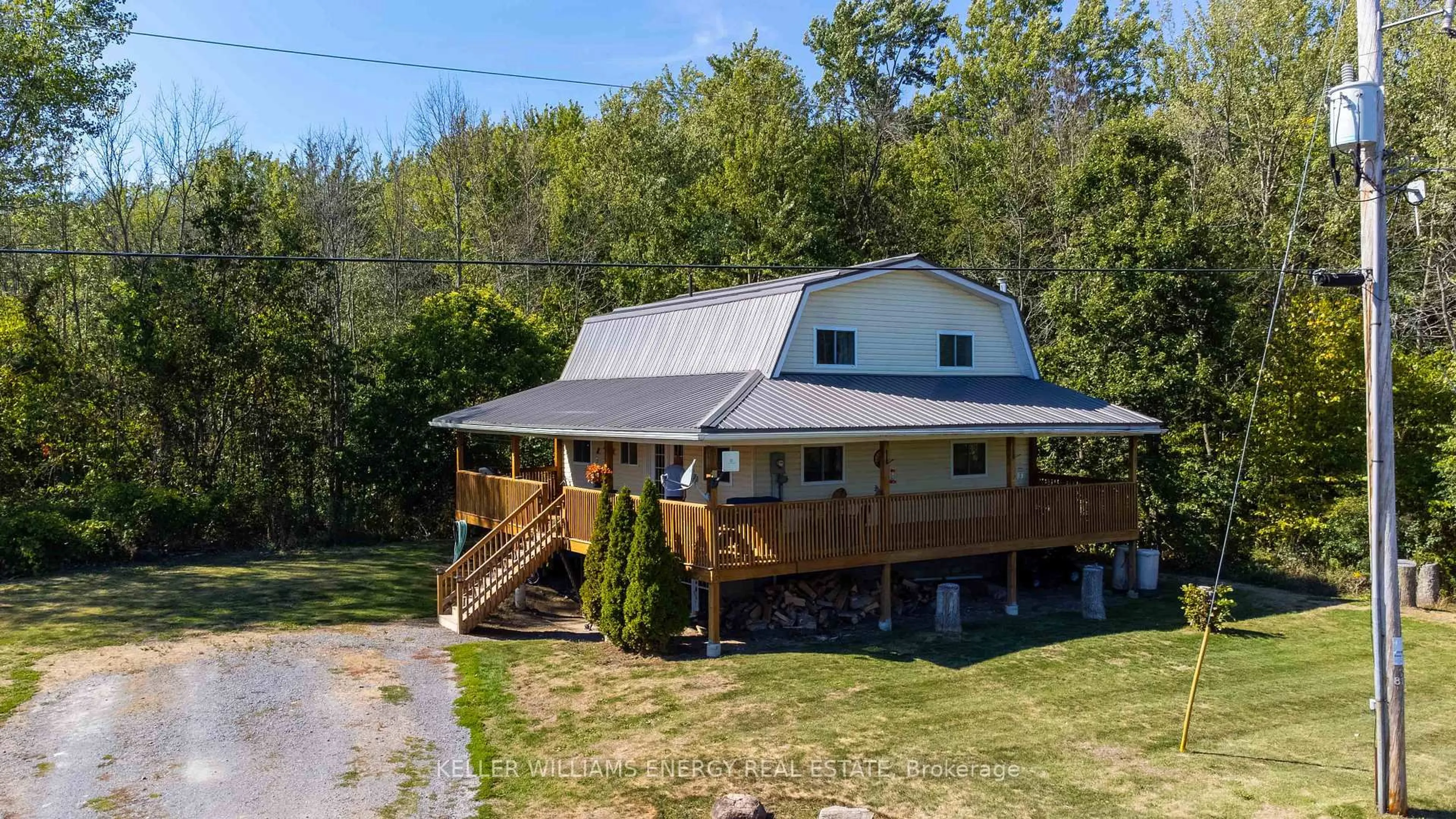 A pic from outside/outdoor area/front of a property/back of a property/a pic from drone, building for 525 FRY Rd, Prince Edward County Ontario K0K 2T0