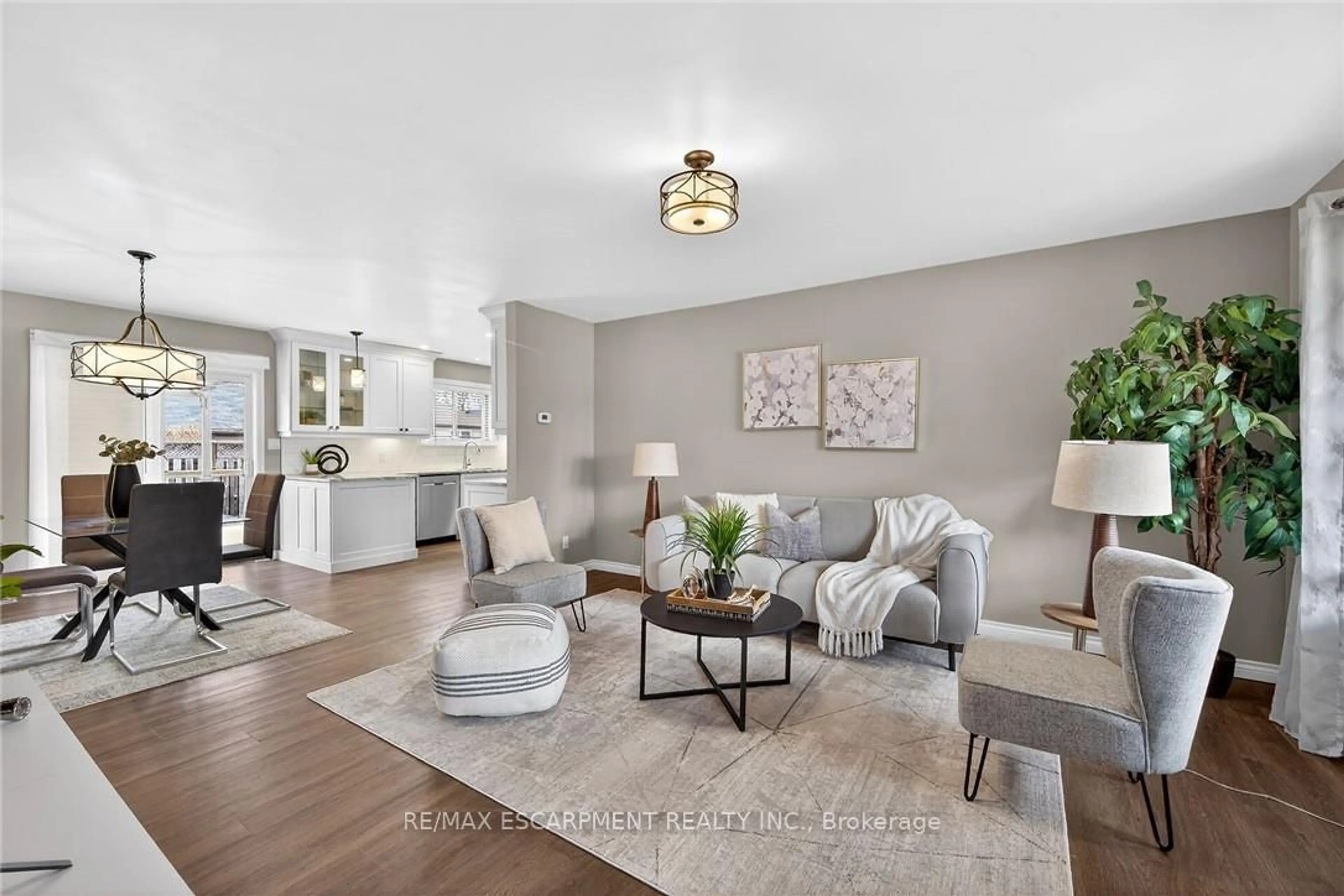 Living room with furniture, unknown for 408 Church St, Haldimand Ontario N1A 2N8