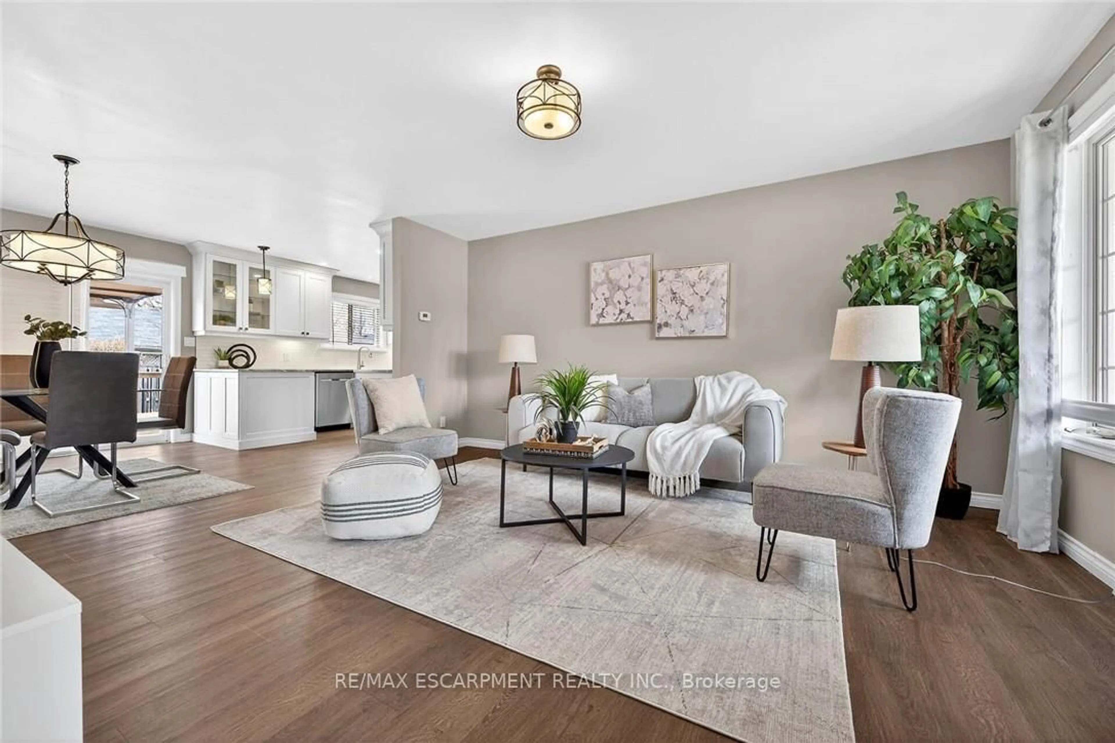 Living room with furniture, unknown for 408 Church St, Haldimand Ontario N1A 2N8