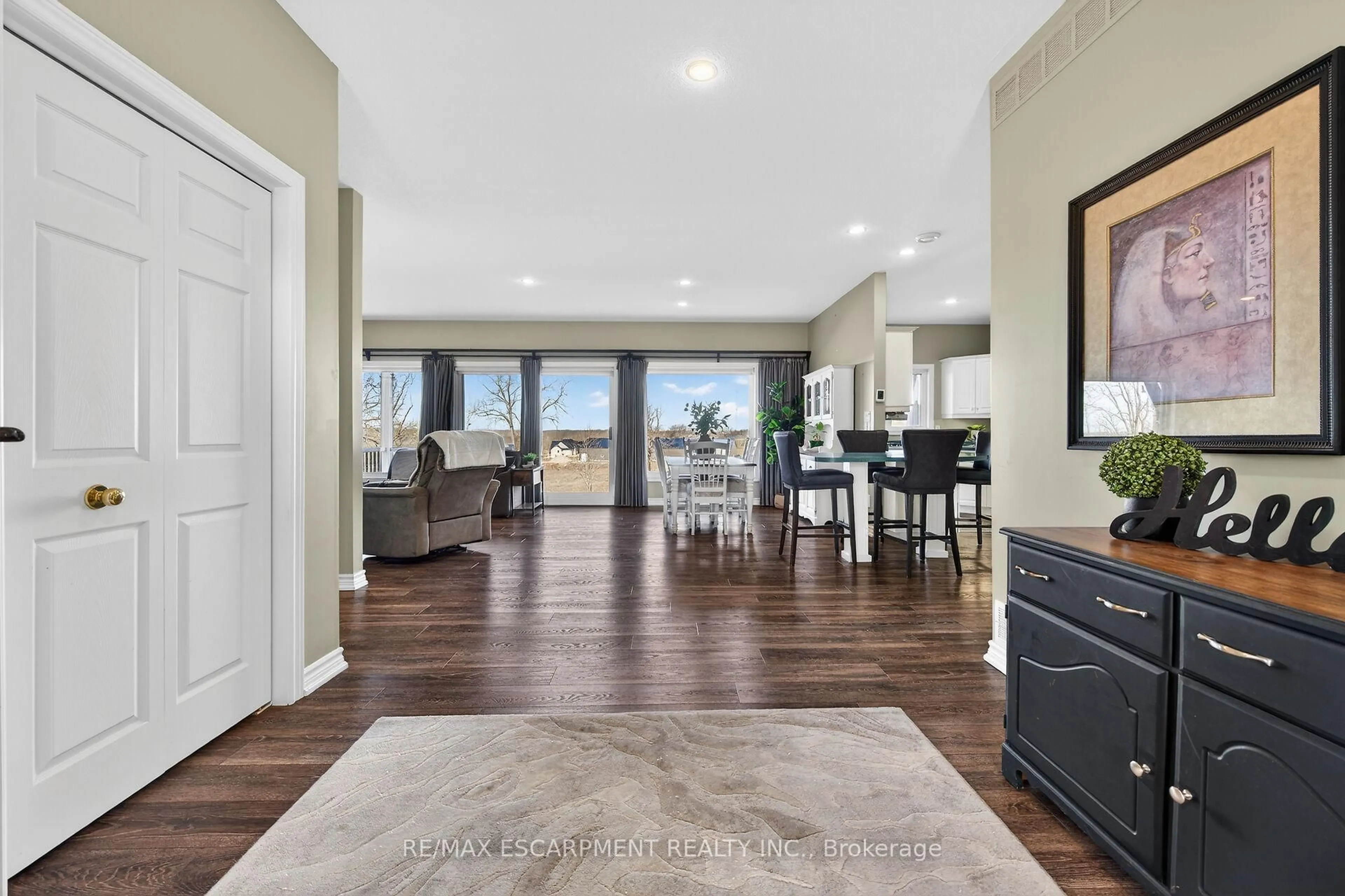 Indoor entryway for 2 FOXLOW Cres, Haldimand Ontario N0A 1E0