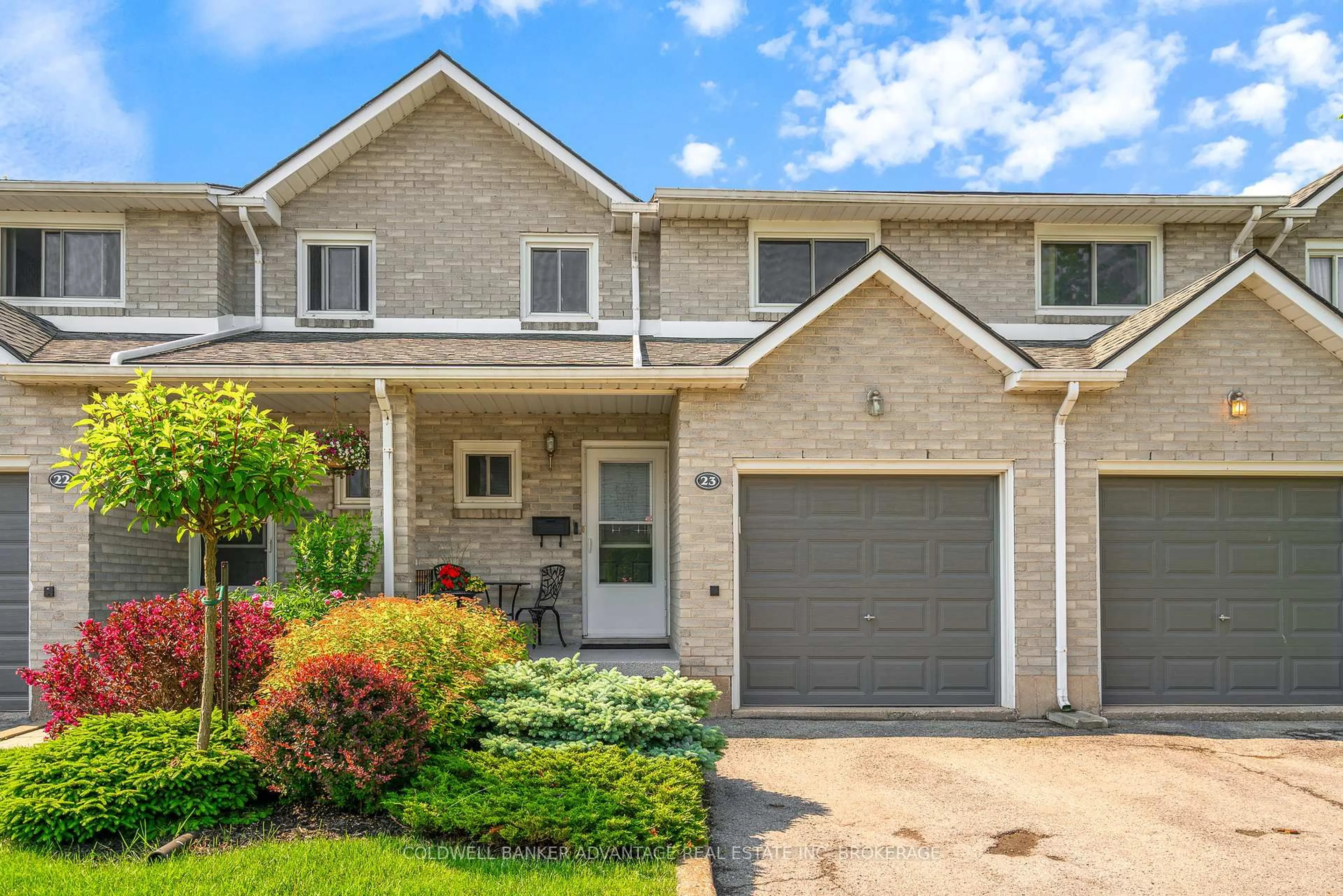 Home with brick exterior material, street for 125 Woodlawn Rd #23, Welland Ontario L3C 7B5