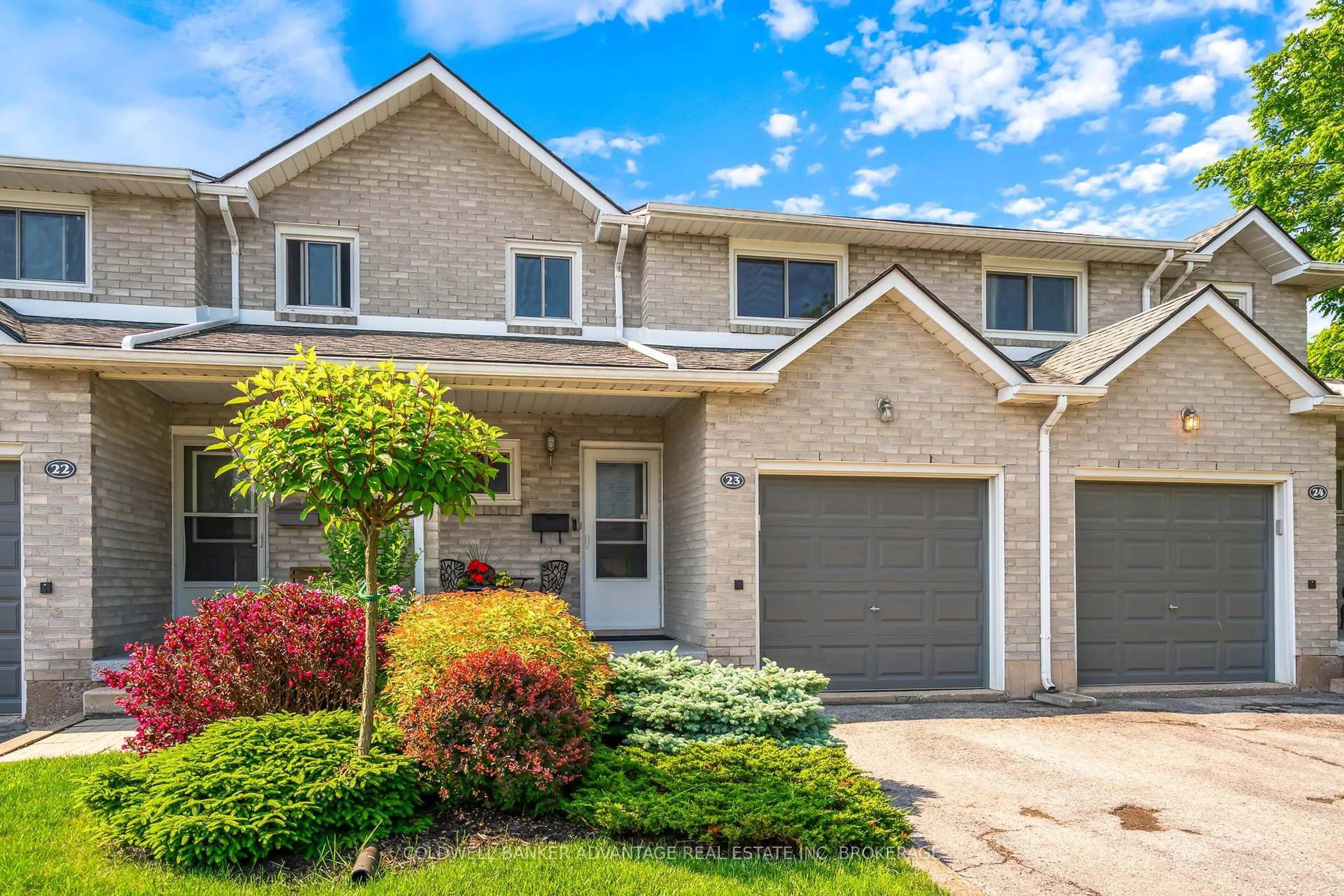 Home with brick exterior material, street for 125 Woodlawn Rd #23, Welland Ontario L3C 7B5