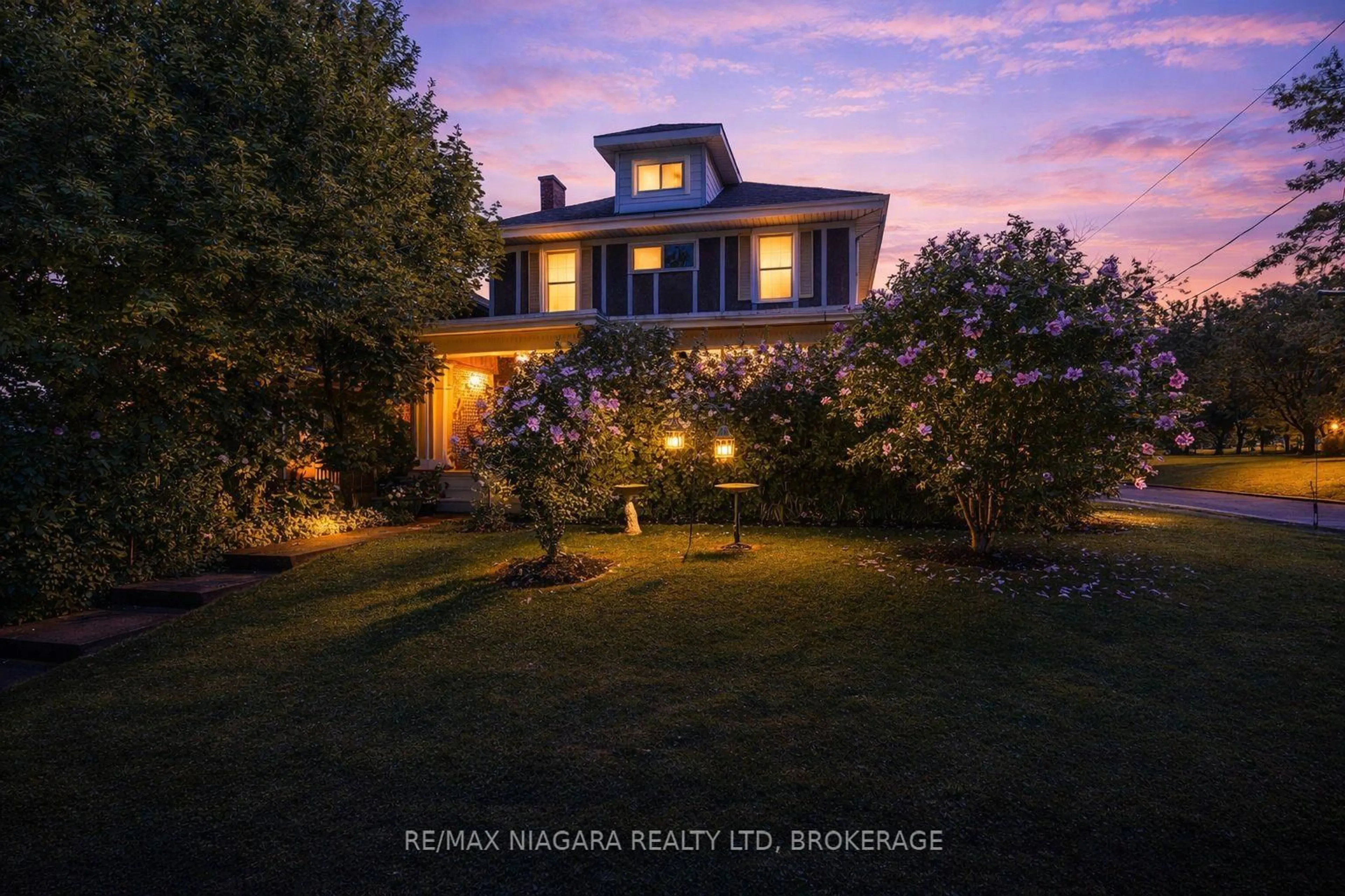 A pic from outside/outdoor area/front of a property/back of a property/a pic from drone, water/lake/river/ocean view for 2 Carleton St, Thorold Ontario L2V 2A3