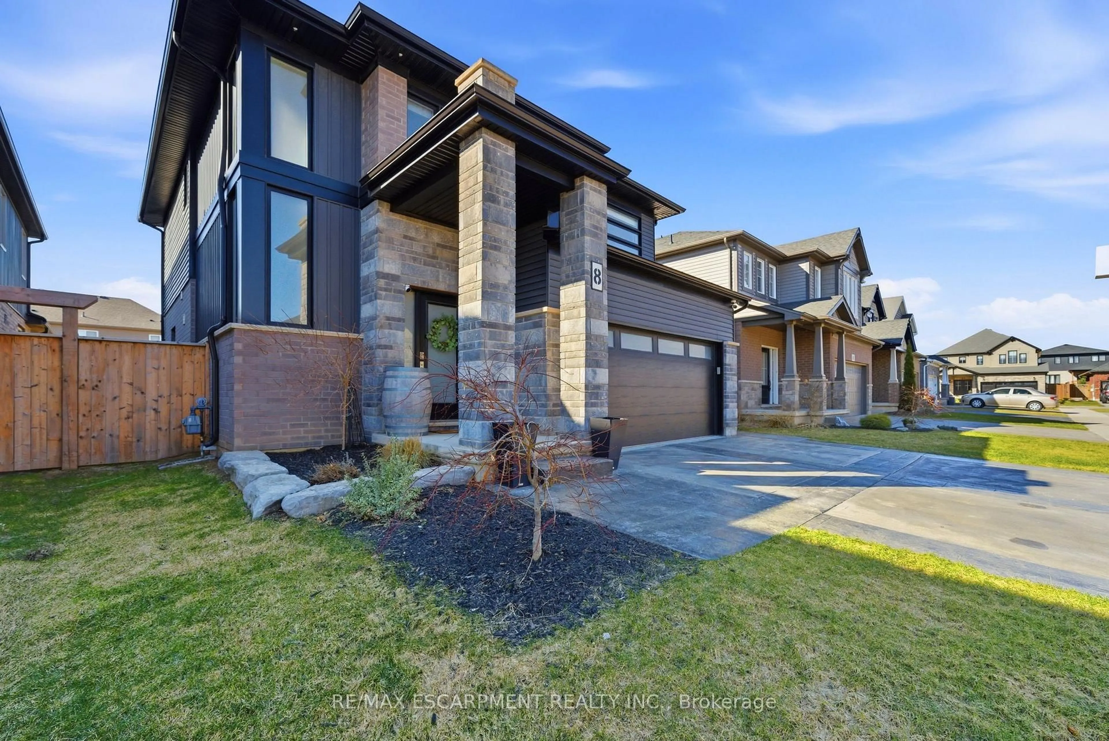 Home with brick exterior material, street for 8 MYRTLE St, Pelham Ontario L0S 1E6