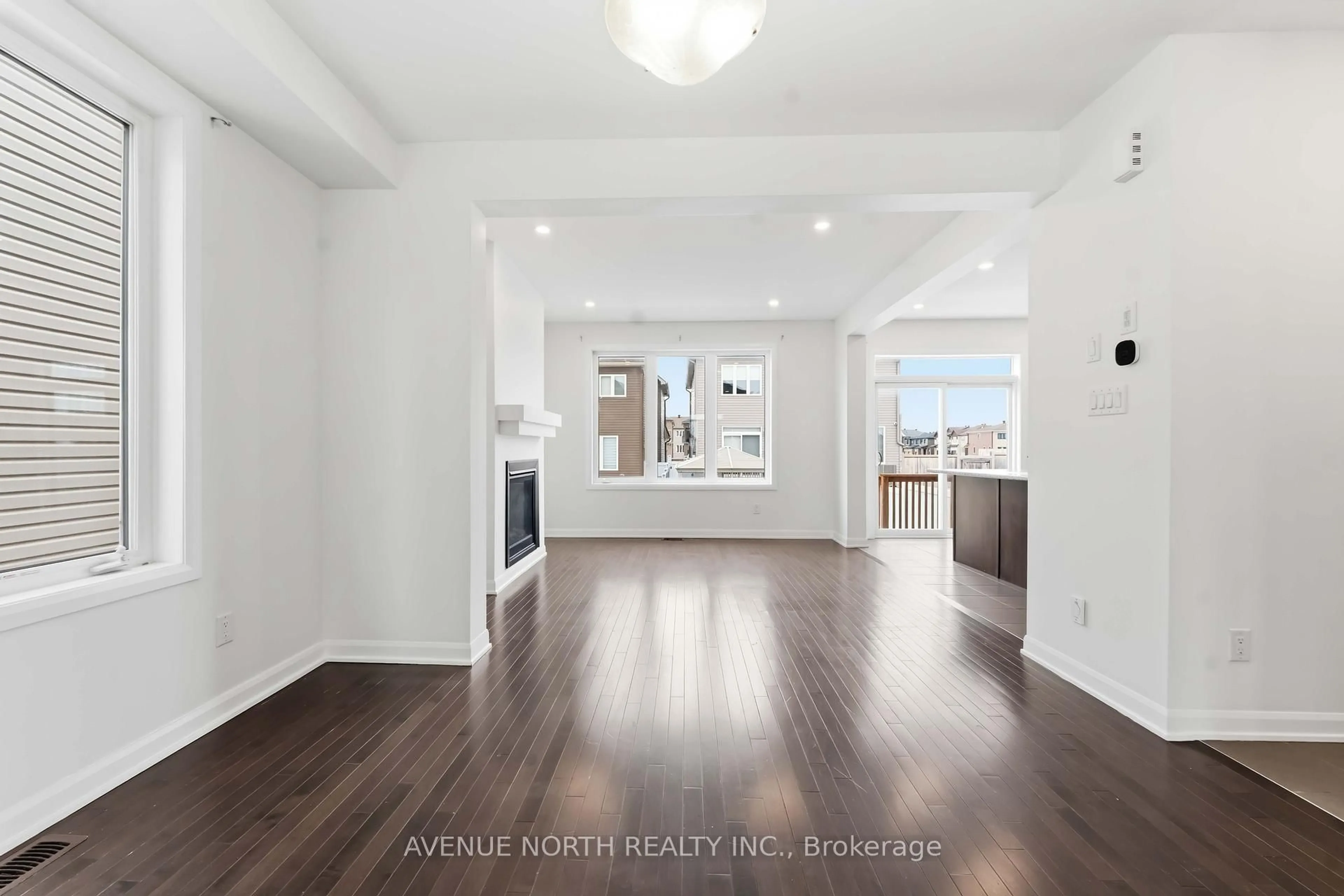 Unknown for 2082 Caltra Cres, Ottawa Ontario K2J 6V4