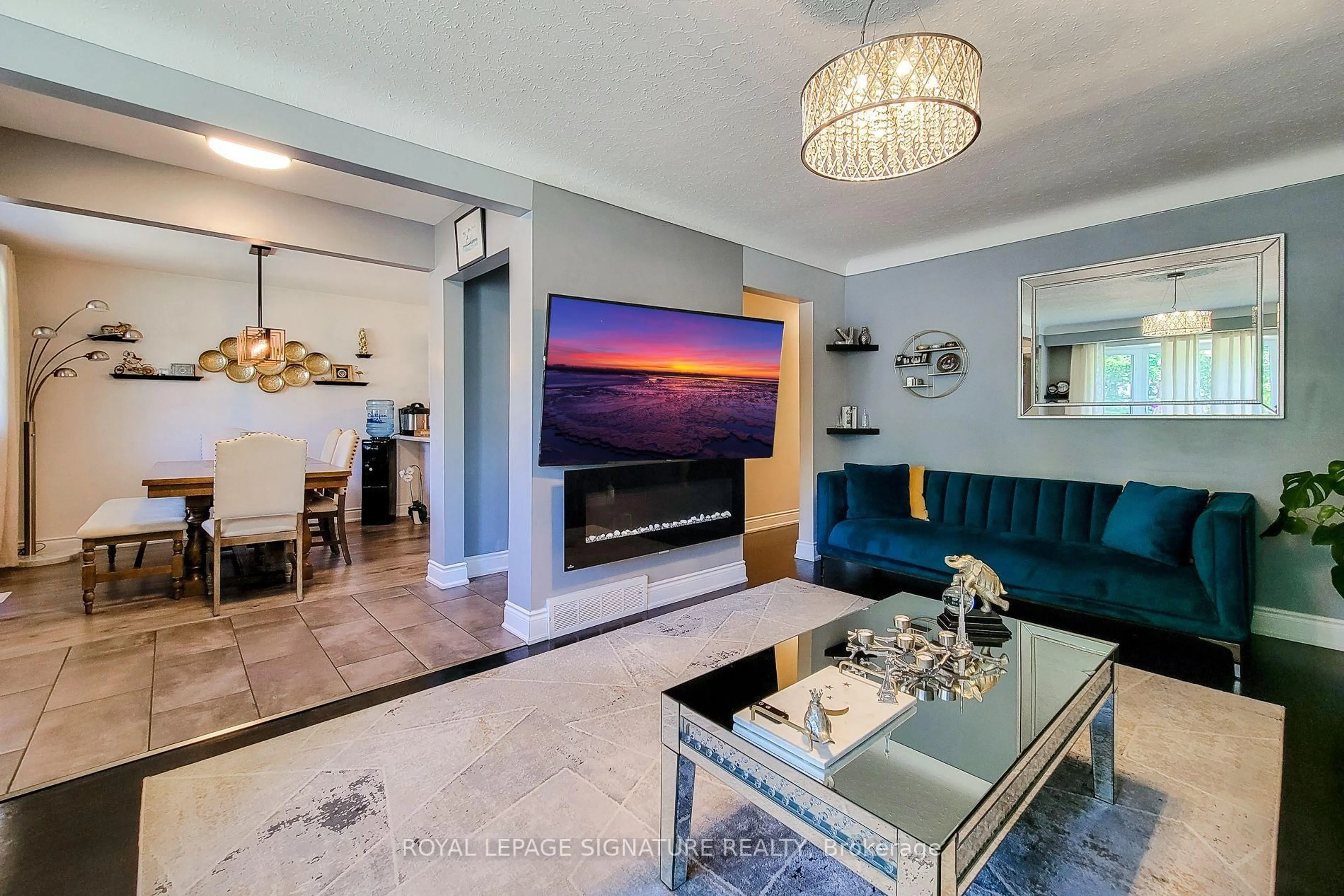 Living room with furniture, unknown for 8060 Beaverdams Rd, Niagara Falls Ontario L2H 1R8