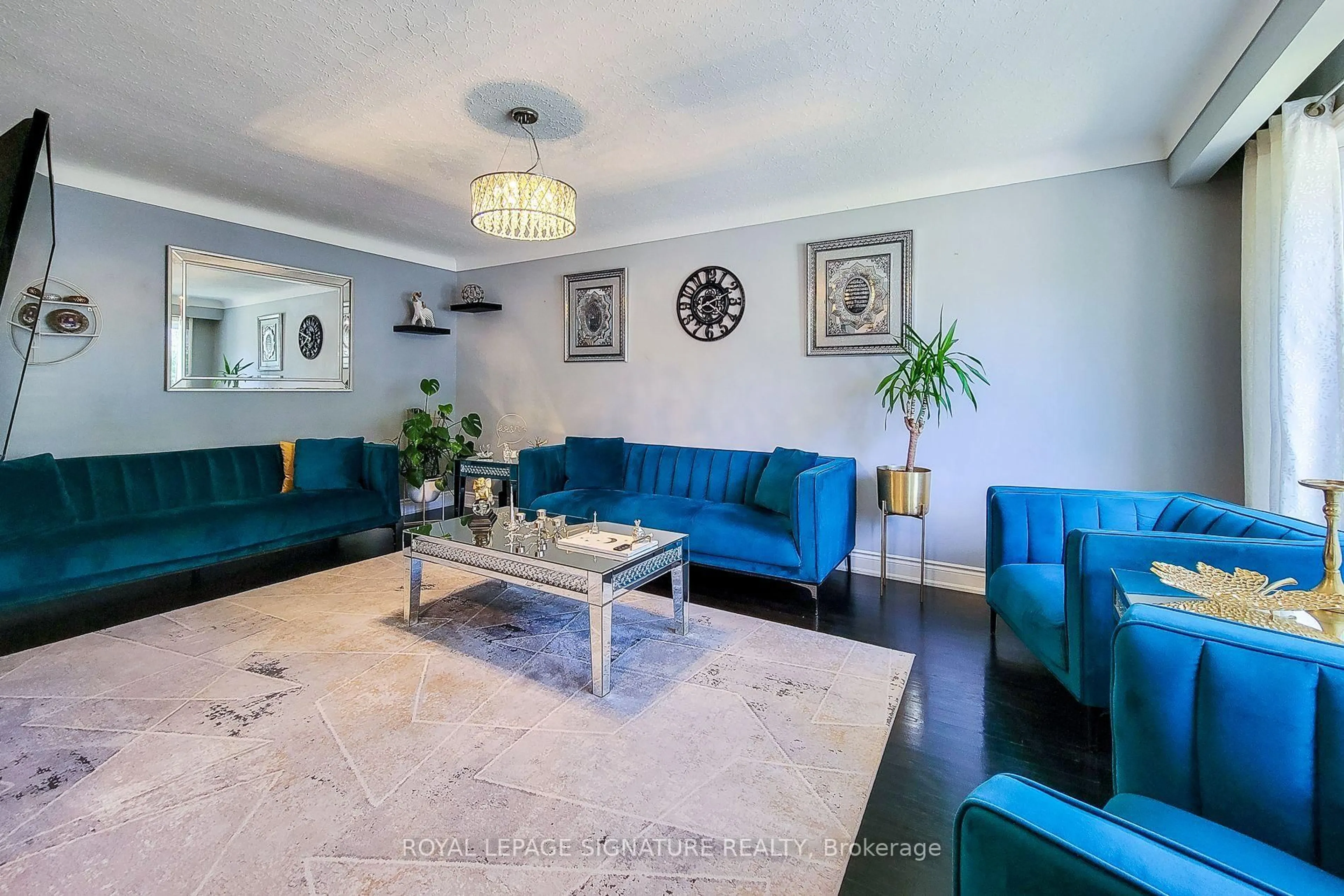 Living room with furniture, unknown for 8060 Beaverdams Rd, Niagara Falls Ontario L2H 1R8