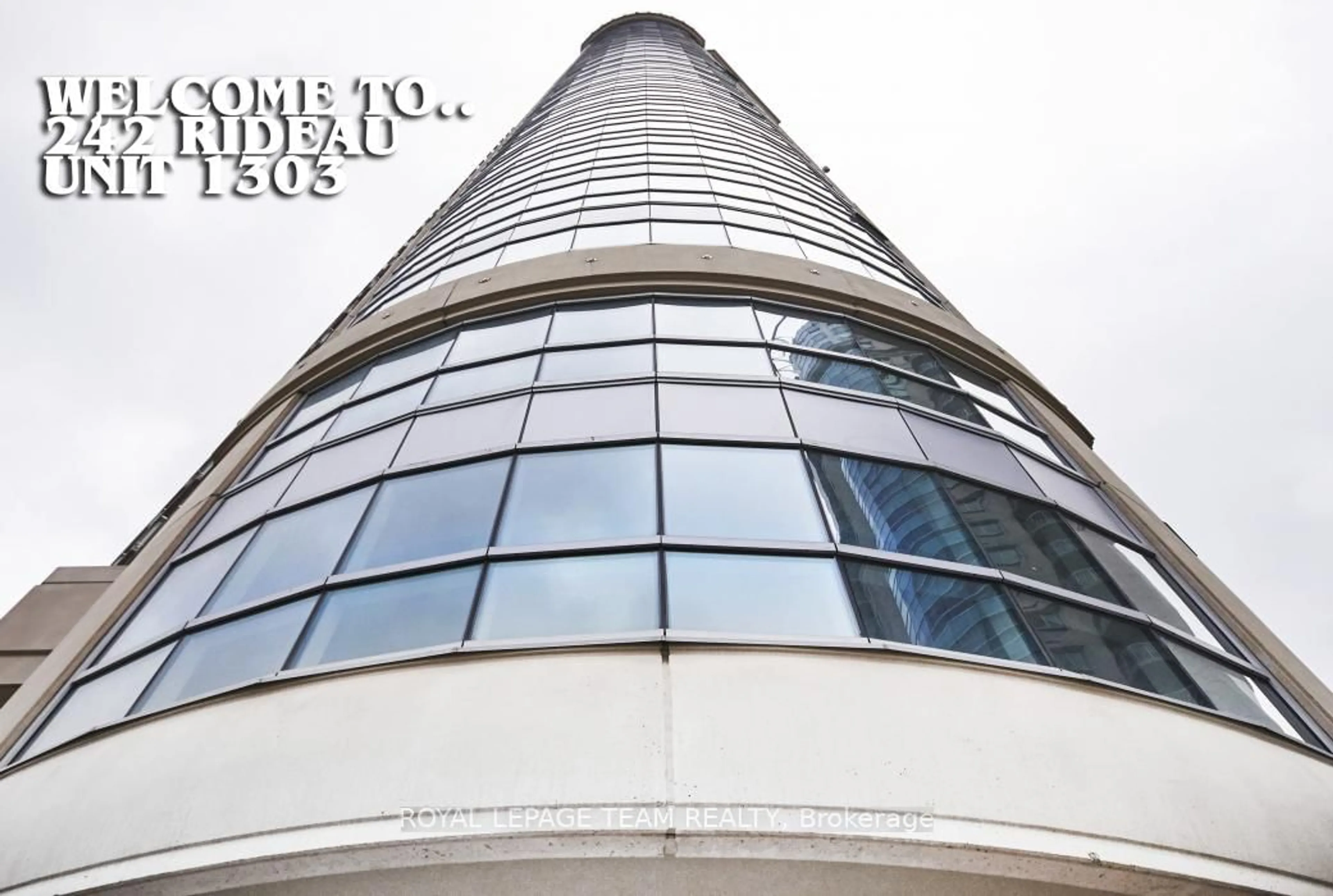 Indoor foyer for 242 Rideau St #1303, Ottawa Ontario K1N 0B7