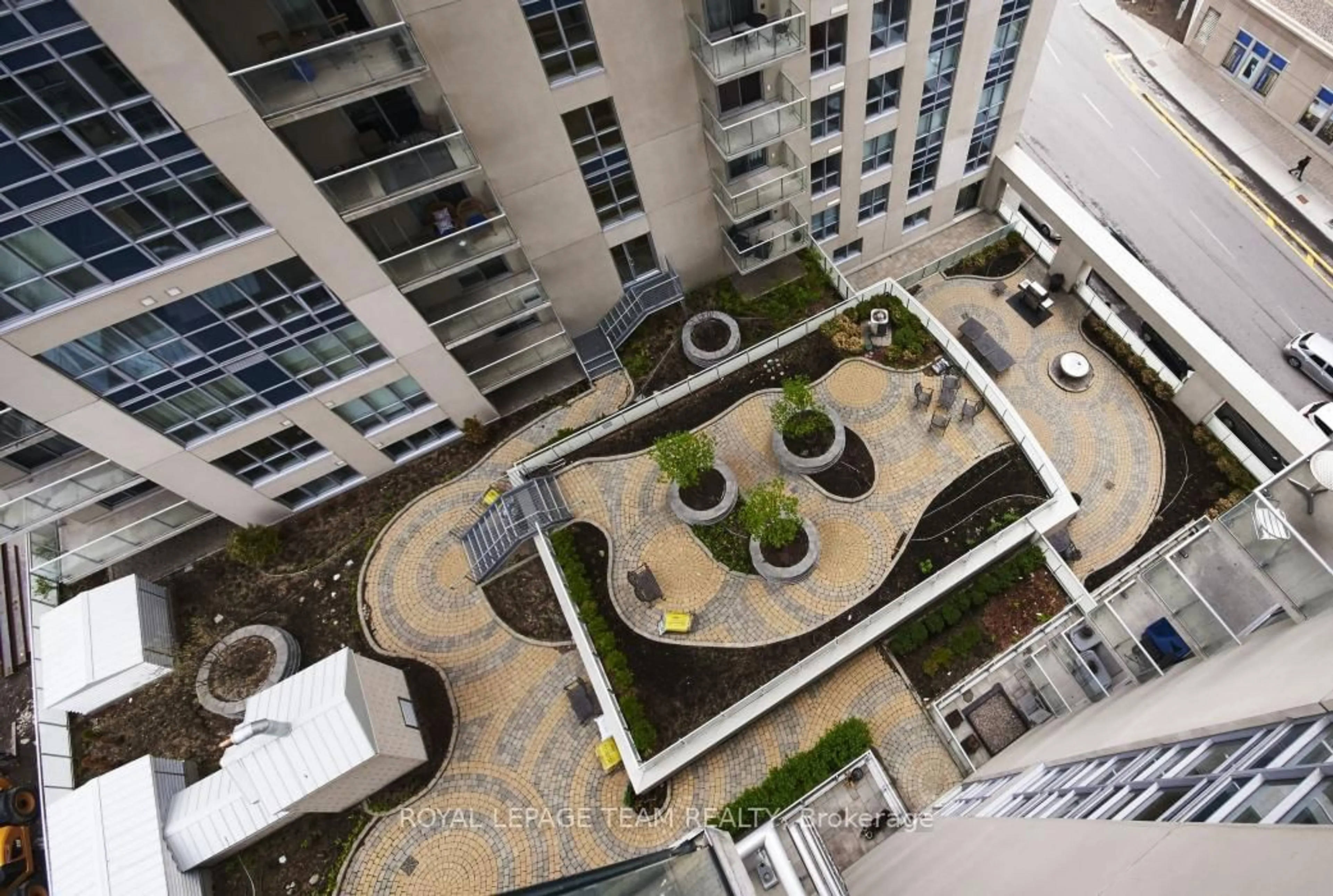 A pic from outside/outdoor area/front of a property/back of a property/a pic from drone, city buildings view from balcony for 242 Rideau St #1303, Ottawa Ontario K1N 0B7