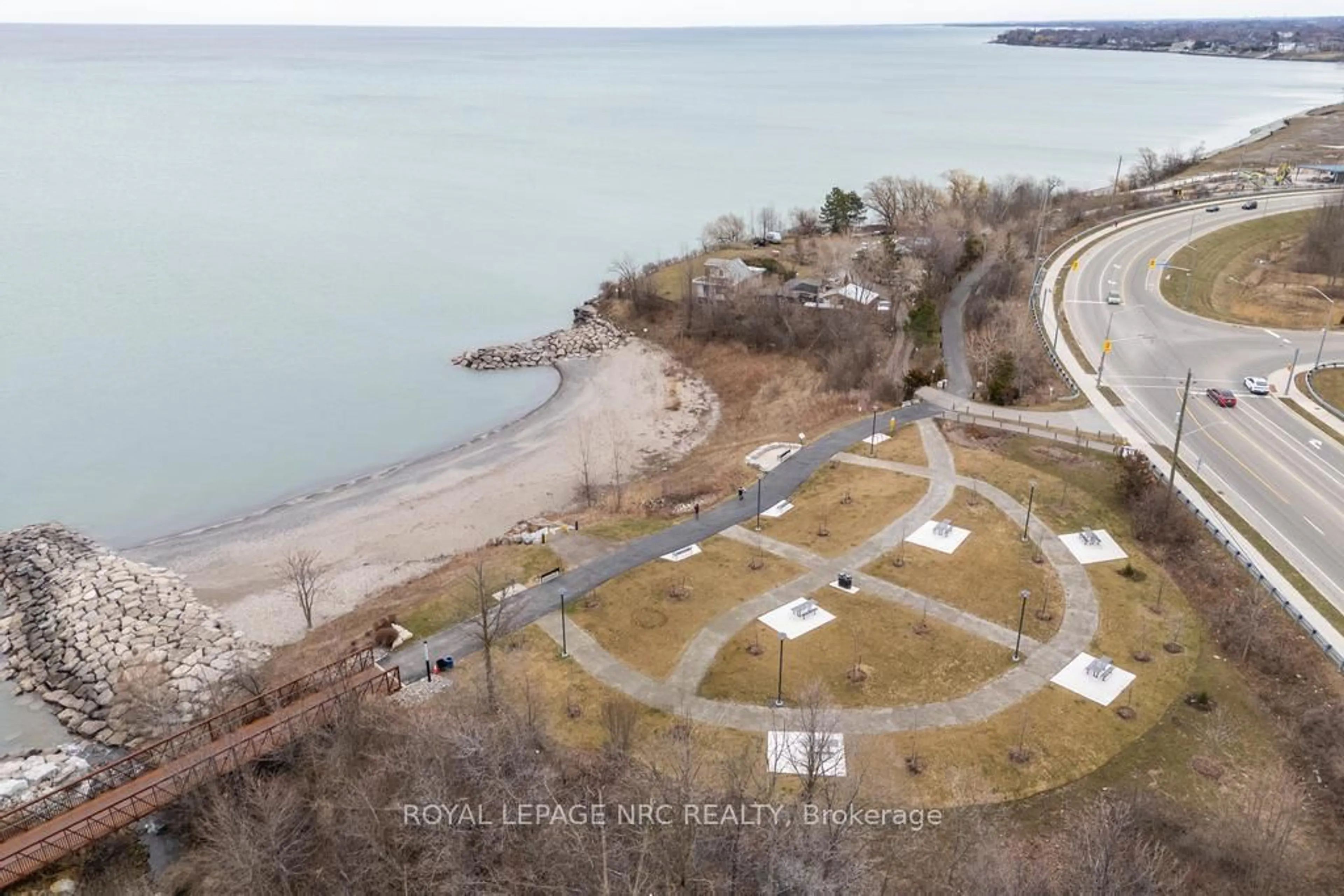 A pic from outside/outdoor area/front of a property/back of a property/a pic from drone, water/lake/river/ocean view for 10 Concord Pl #412, Grimsby Ontario L3M 0G6