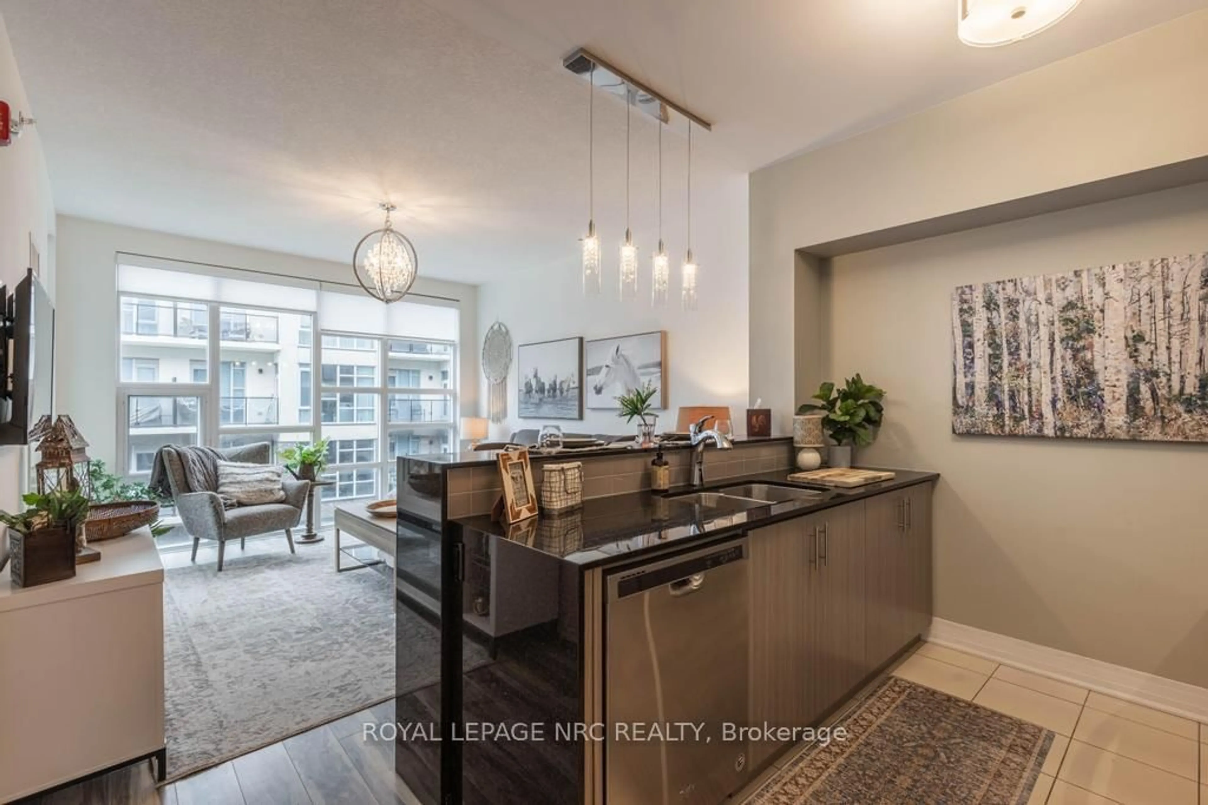 Open concept kitchen, unknown for 10 Concord Pl #412, Grimsby Ontario L3M 0G6