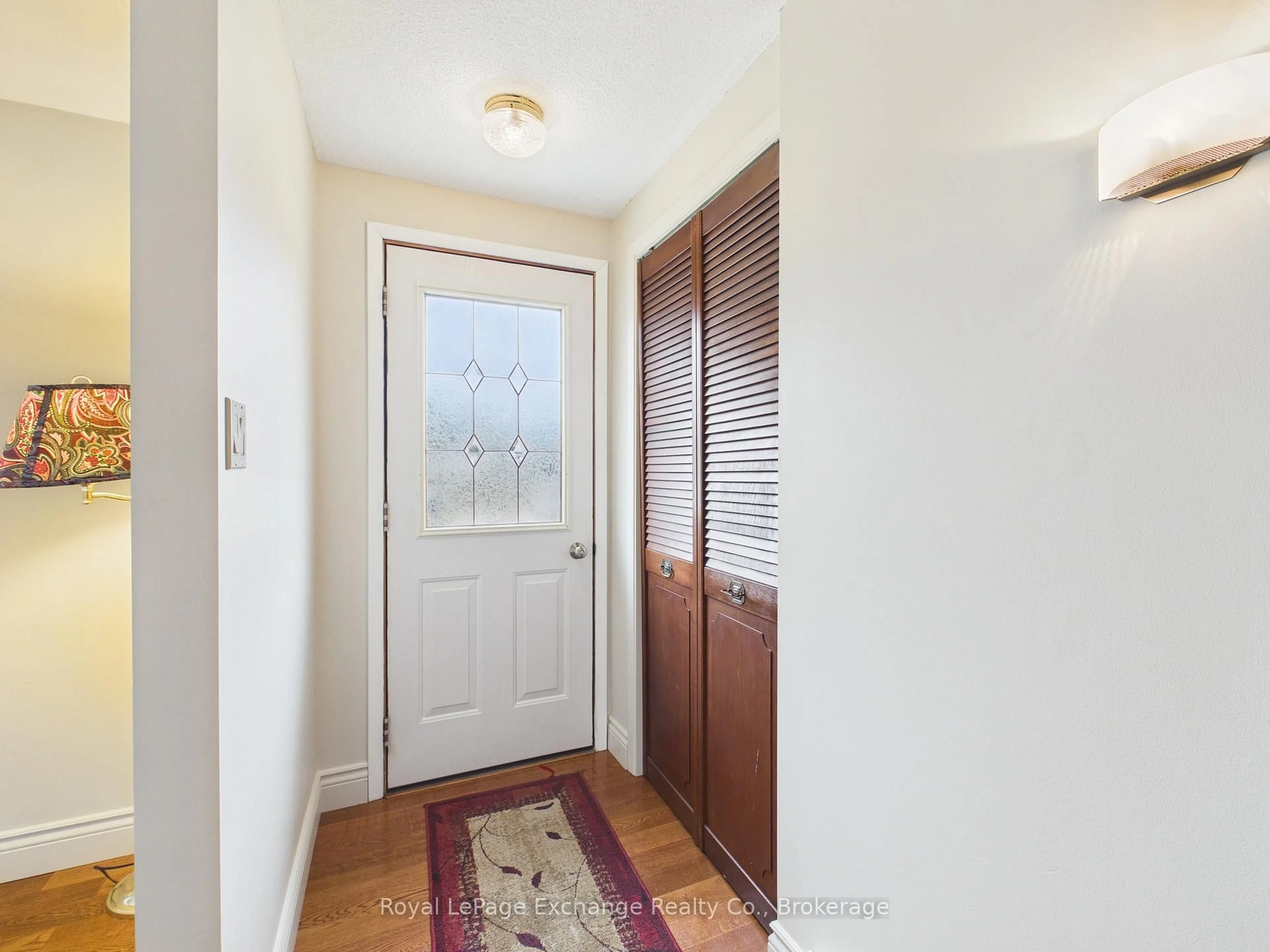 Indoor entryway for 24 Inverness St, Kincardine Ontario N2Z 1J4