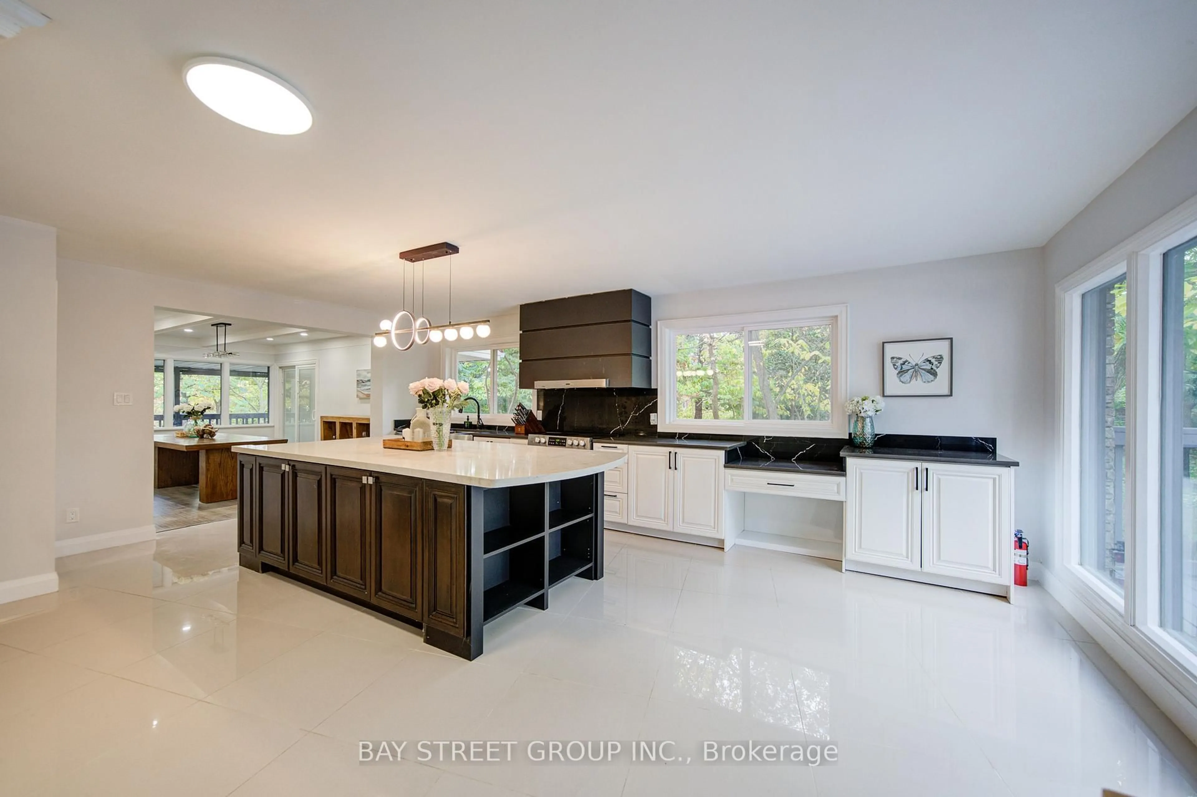 Contemporary kitchen, ceramic/tile floor for 14874 Niagara River Pkwy, Niagara-on-the-Lake Ontario L0S 1J0