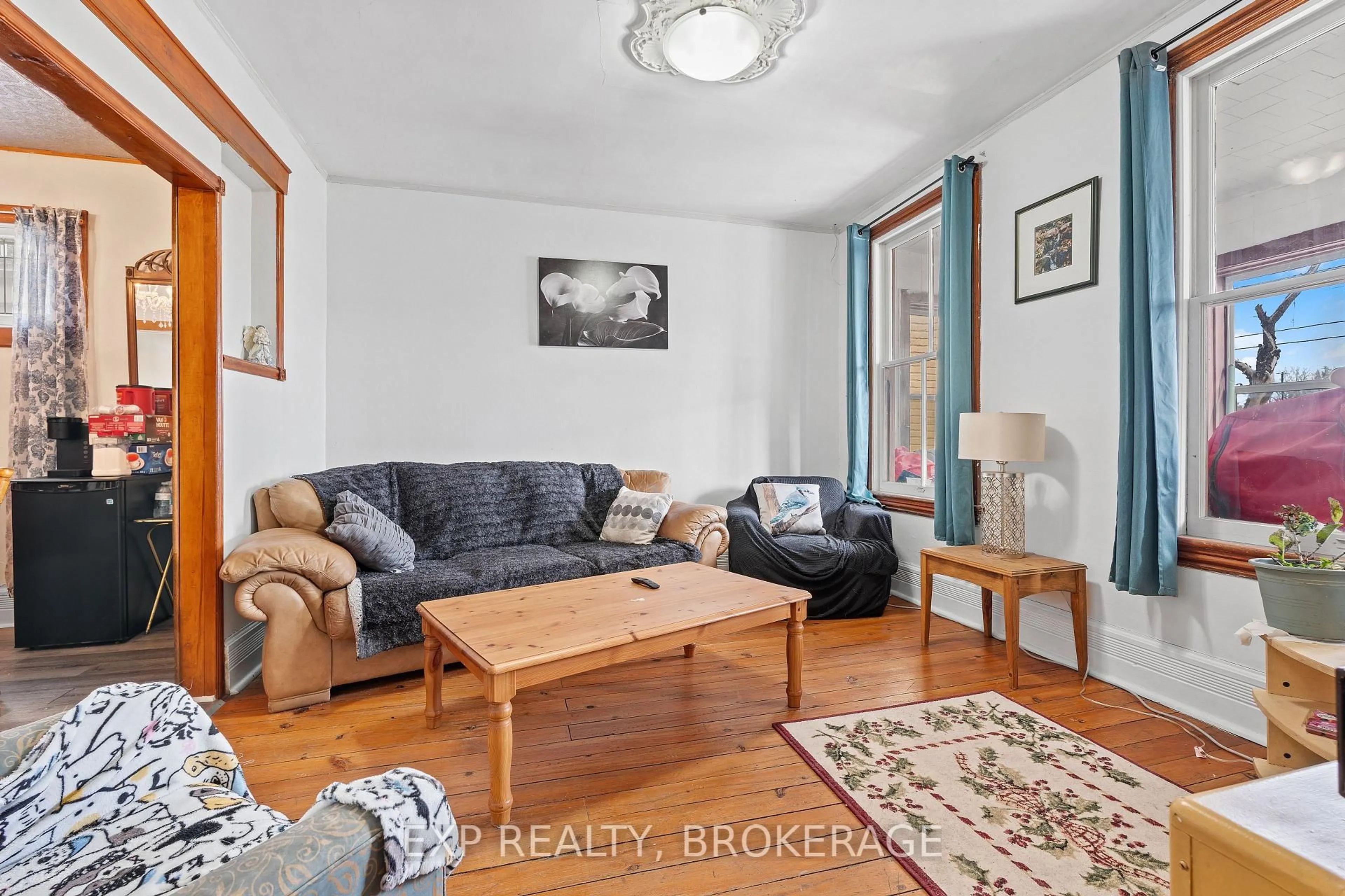 Living room with furniture, unknown for 212 RIDEAU St, Kingston Ontario K7K 3A4