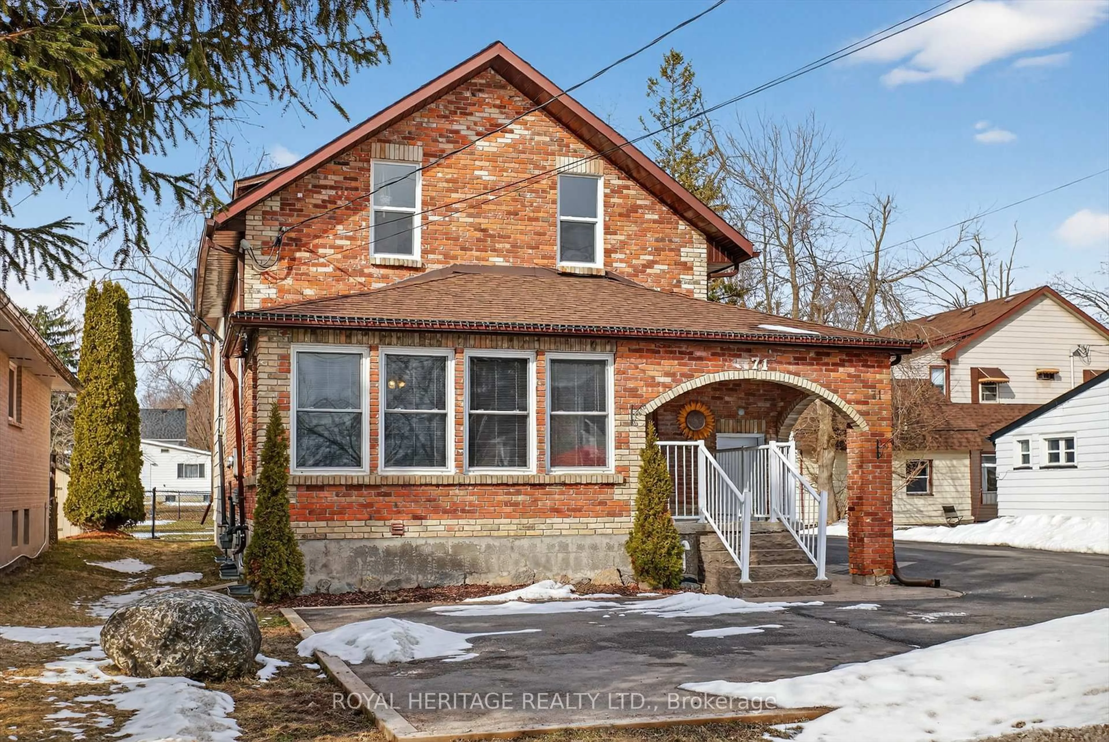 Home with brick exterior material, street for 71 Albert St, Kawartha Lakes Ontario K9V 3H3
