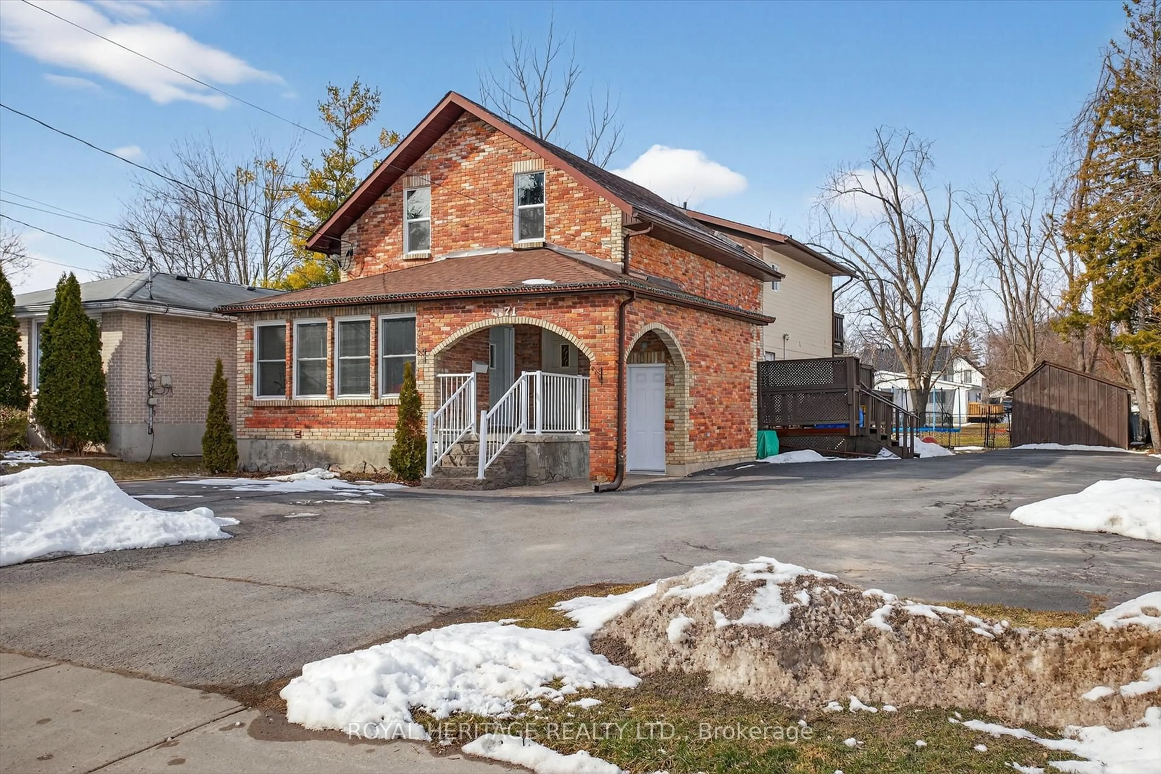Home with brick exterior material, street for 71 Albert St, Kawartha Lakes Ontario K9V 3H3