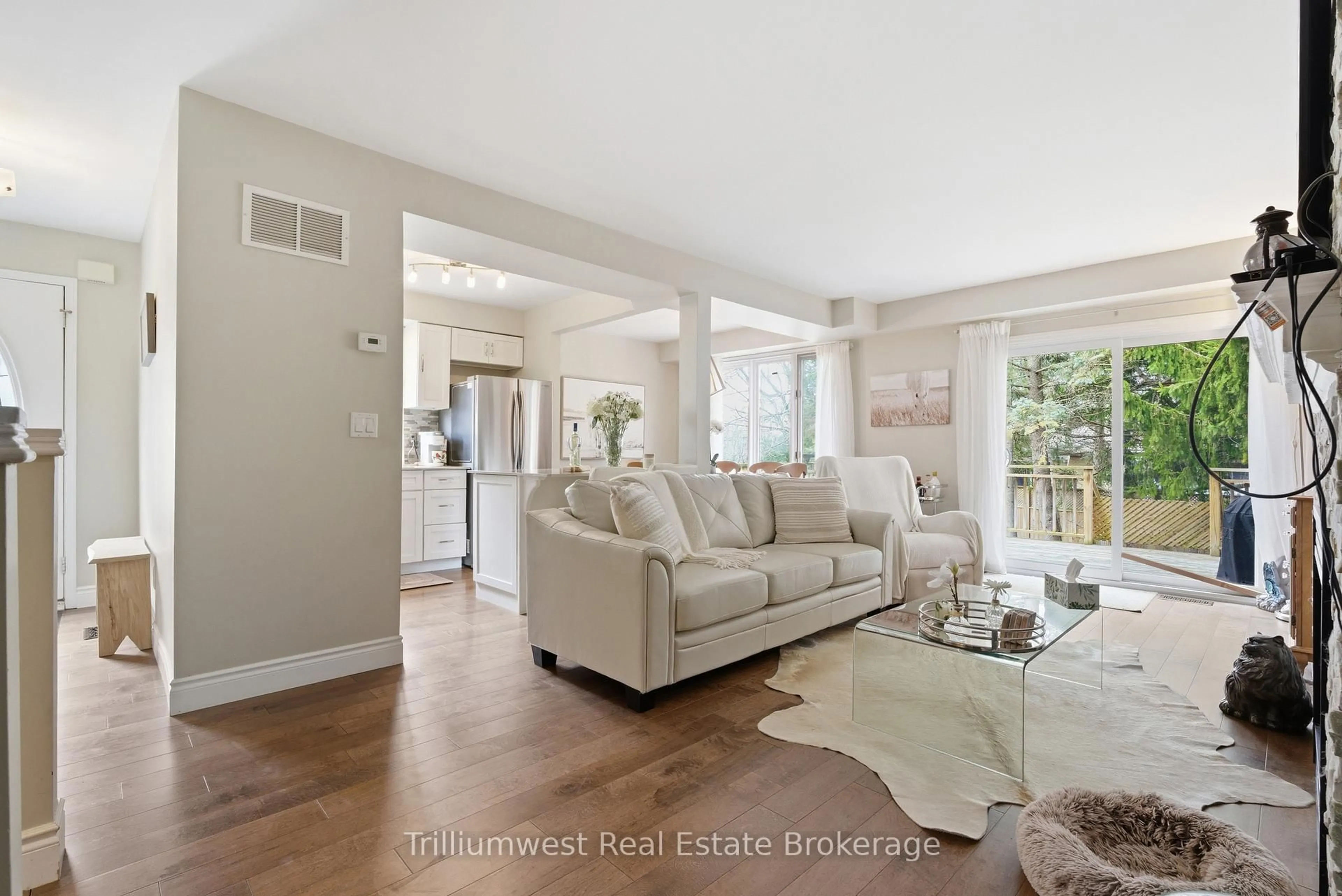 Living room with furniture, unknown for 941 Gordon St #11, Guelph Ontario N1G 4R9