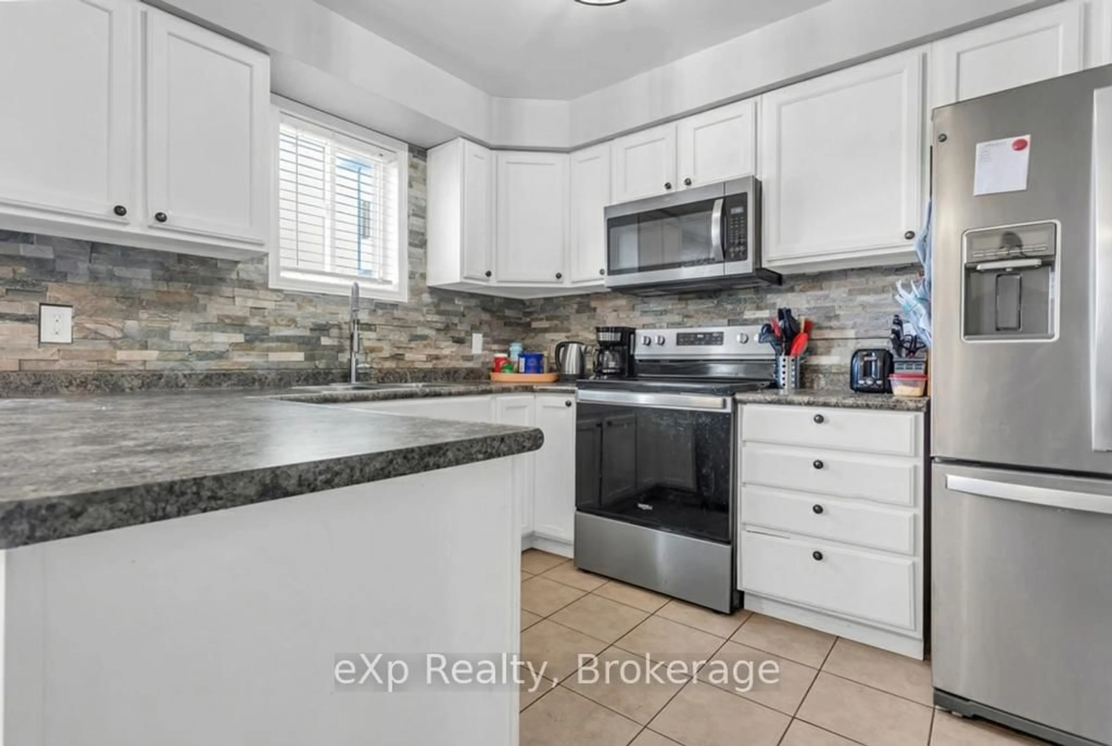 Standard kitchen, ceramic/tile floor for 20 Trillium Dr, Tillsonburg Ontario N4G 5T9