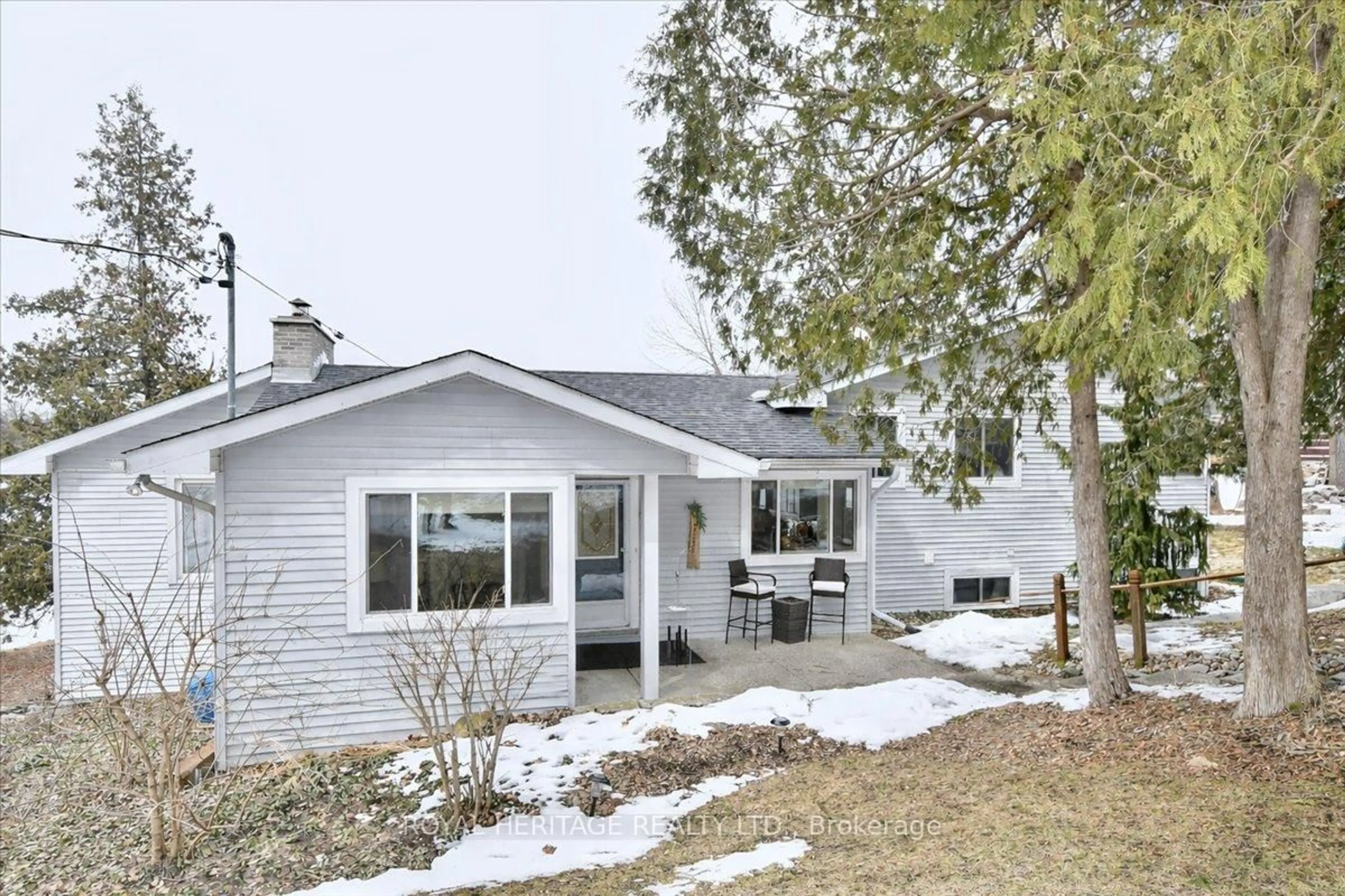 Home with vinyl exterior material, street for 298 Fife Ave, Selwyn Ontario K9J 6X3