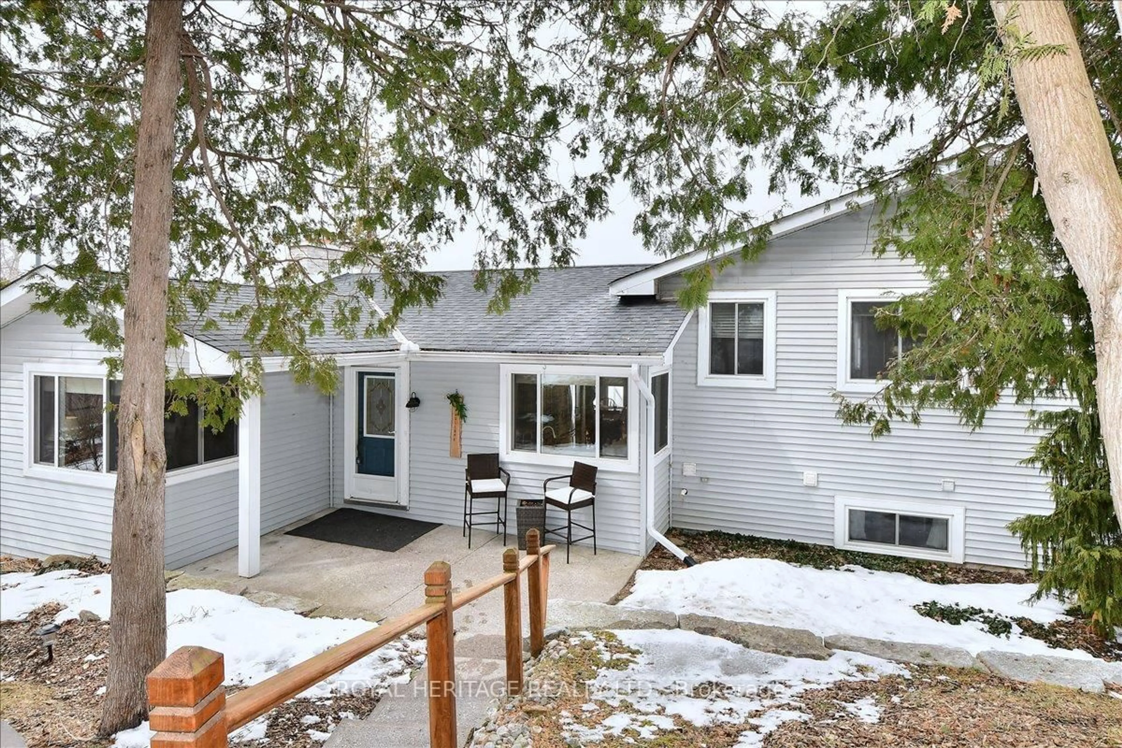 Unknown for 298 Fife Ave, Selwyn Ontario K9J 6X3