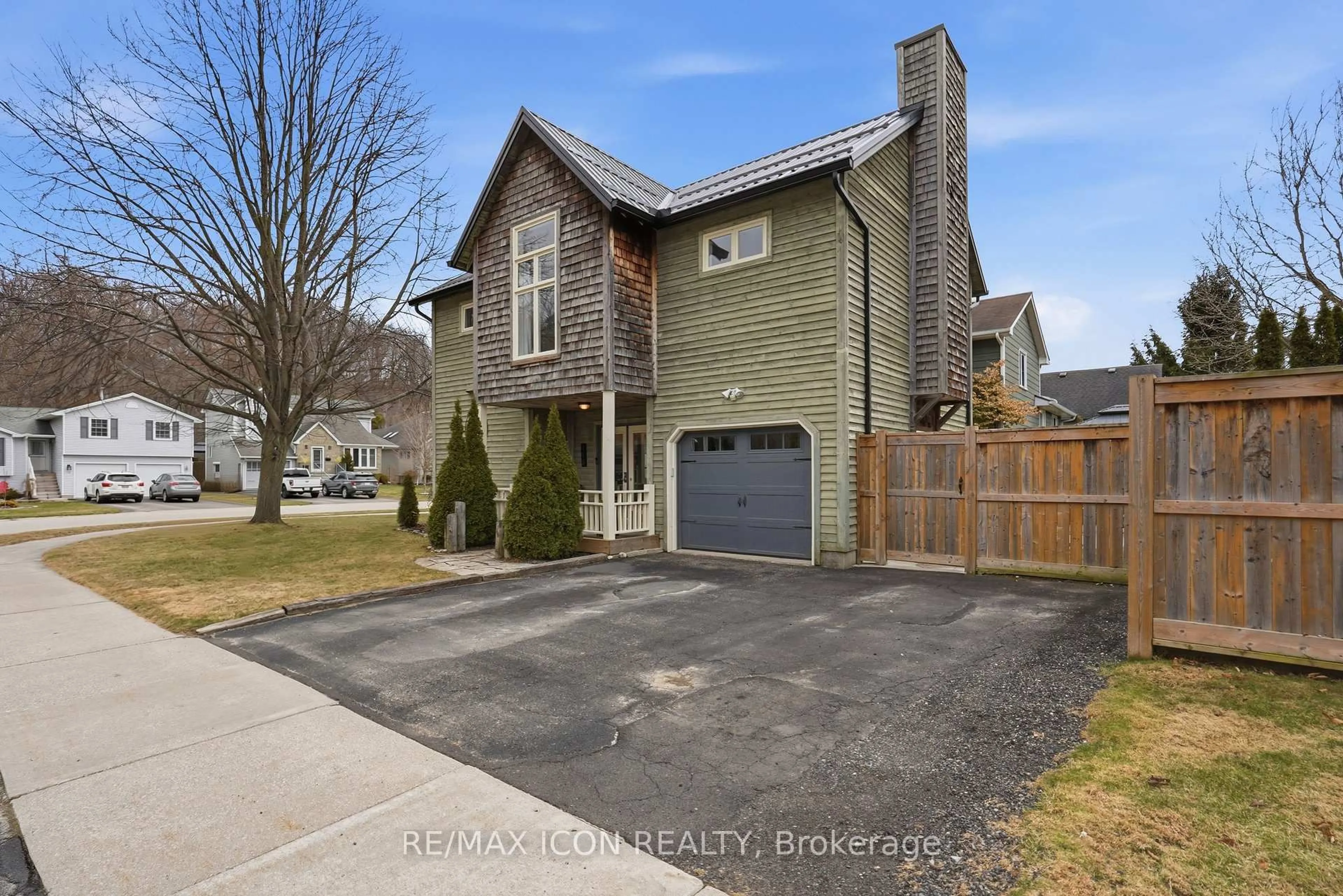 Home with brick exterior material, street for 318 Selbourne Dr, Central Elgin Ontario N5L 1B1