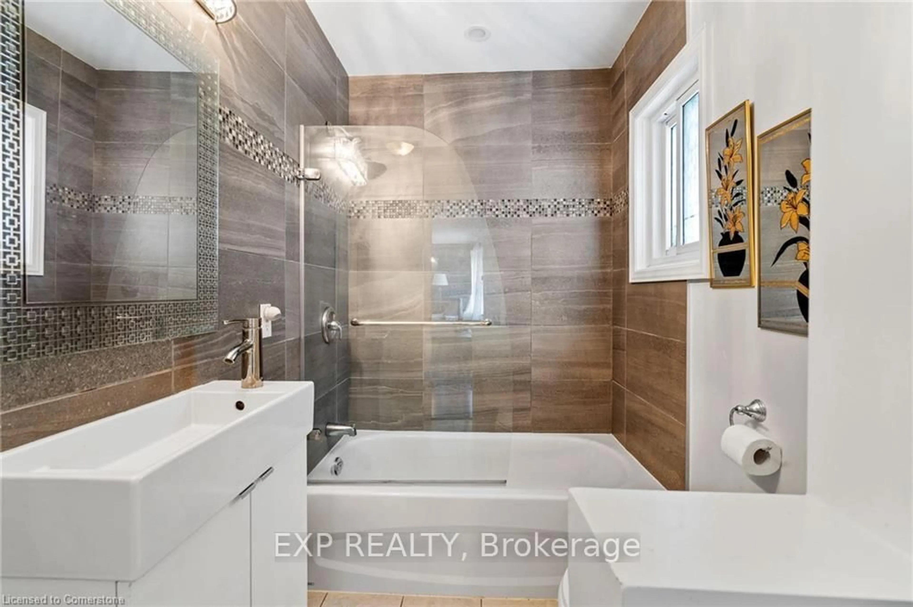 Contemporary bathroom, ceramic/tile floor for 70 Jarrow Rd, St. Catharines Ontario L2M 1B6