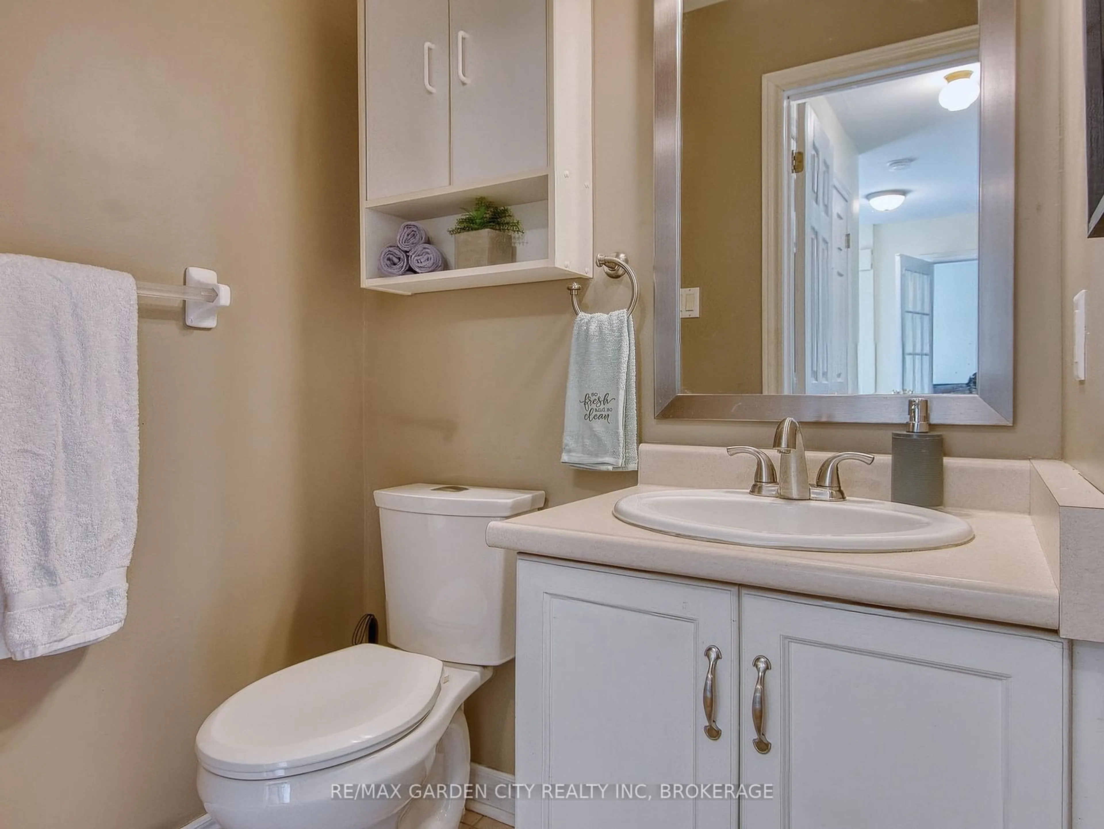 Unknown for 75 Jackson Crt, Welland Ontario L3C 7G4