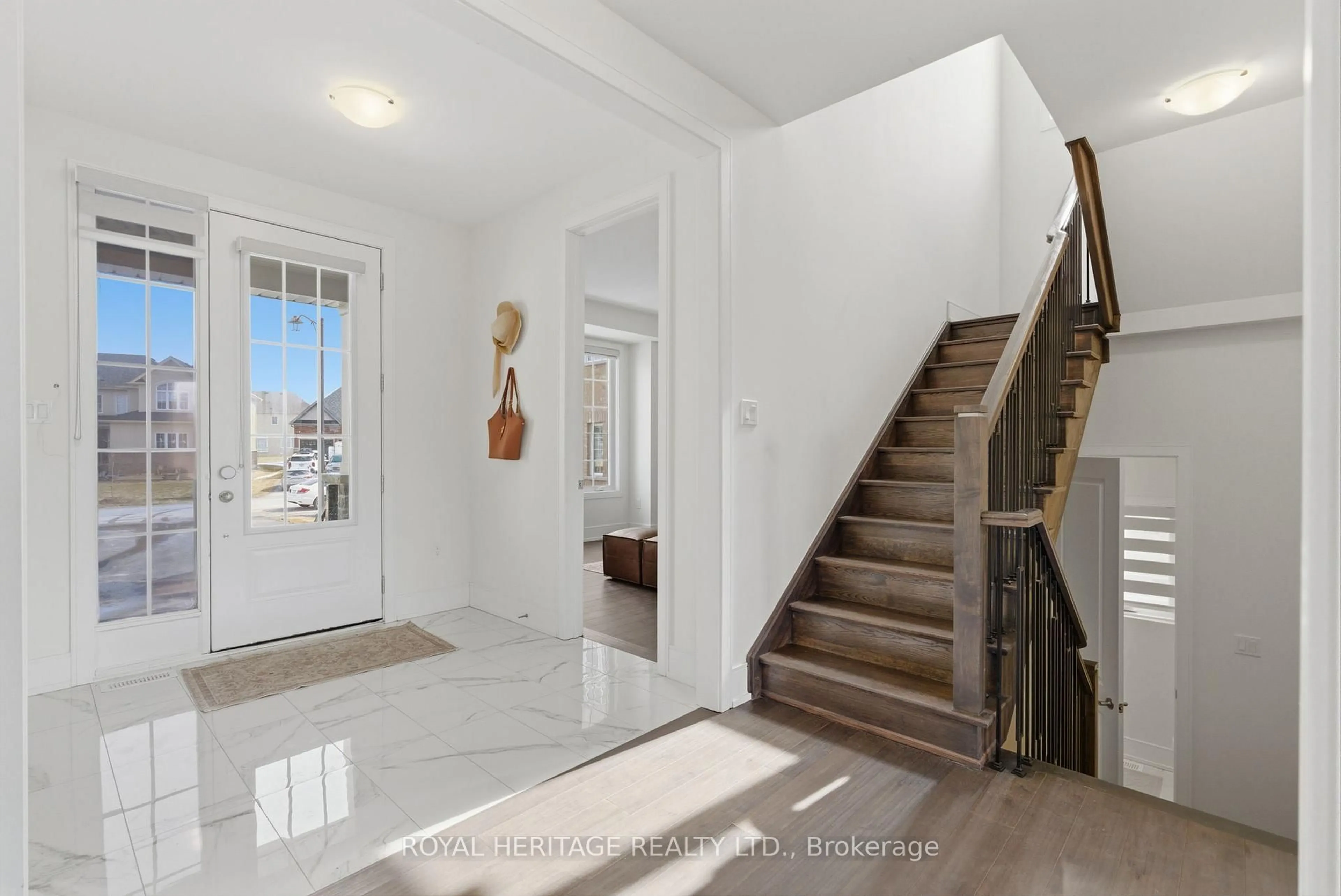 Indoor entryway for 36 Golden Meadows Dr, Otonabee-South Monaghan Ontario K9J 0K6