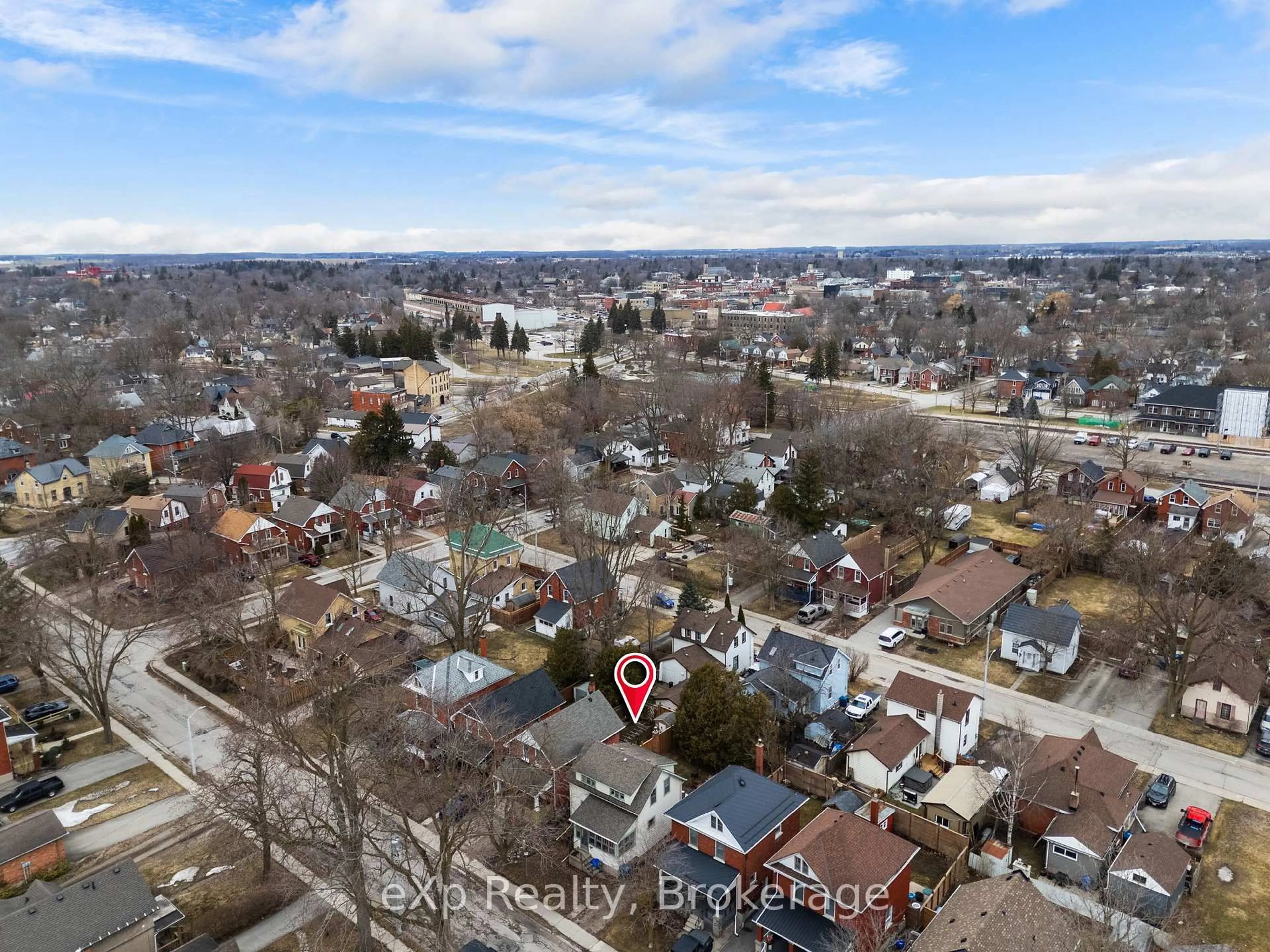 A pic from outside/outdoor area/front of a property/back of a property/a pic from drone, unknown for 40 East Gore St, Stratford Ontario N5A 3X5