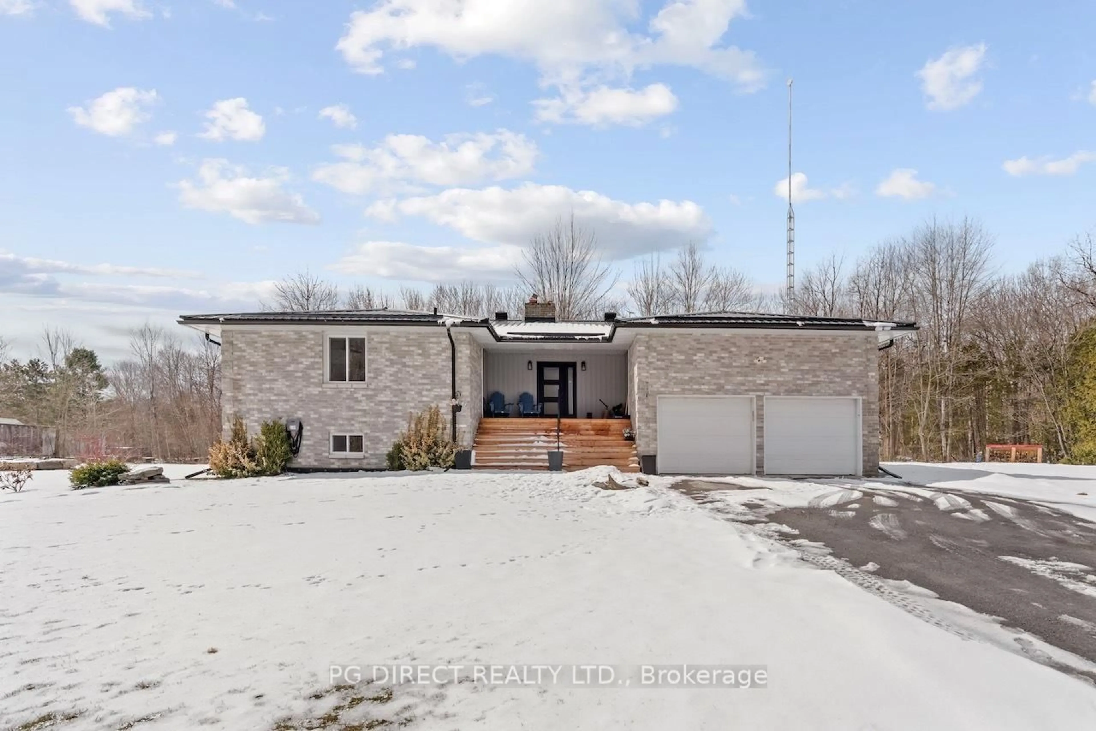 A pic from outside/outdoor area/front of a property/back of a property/a pic from drone, building for 208 Noe Rd, Edwardsburgh/Cardinal Ontario K0E 1T1