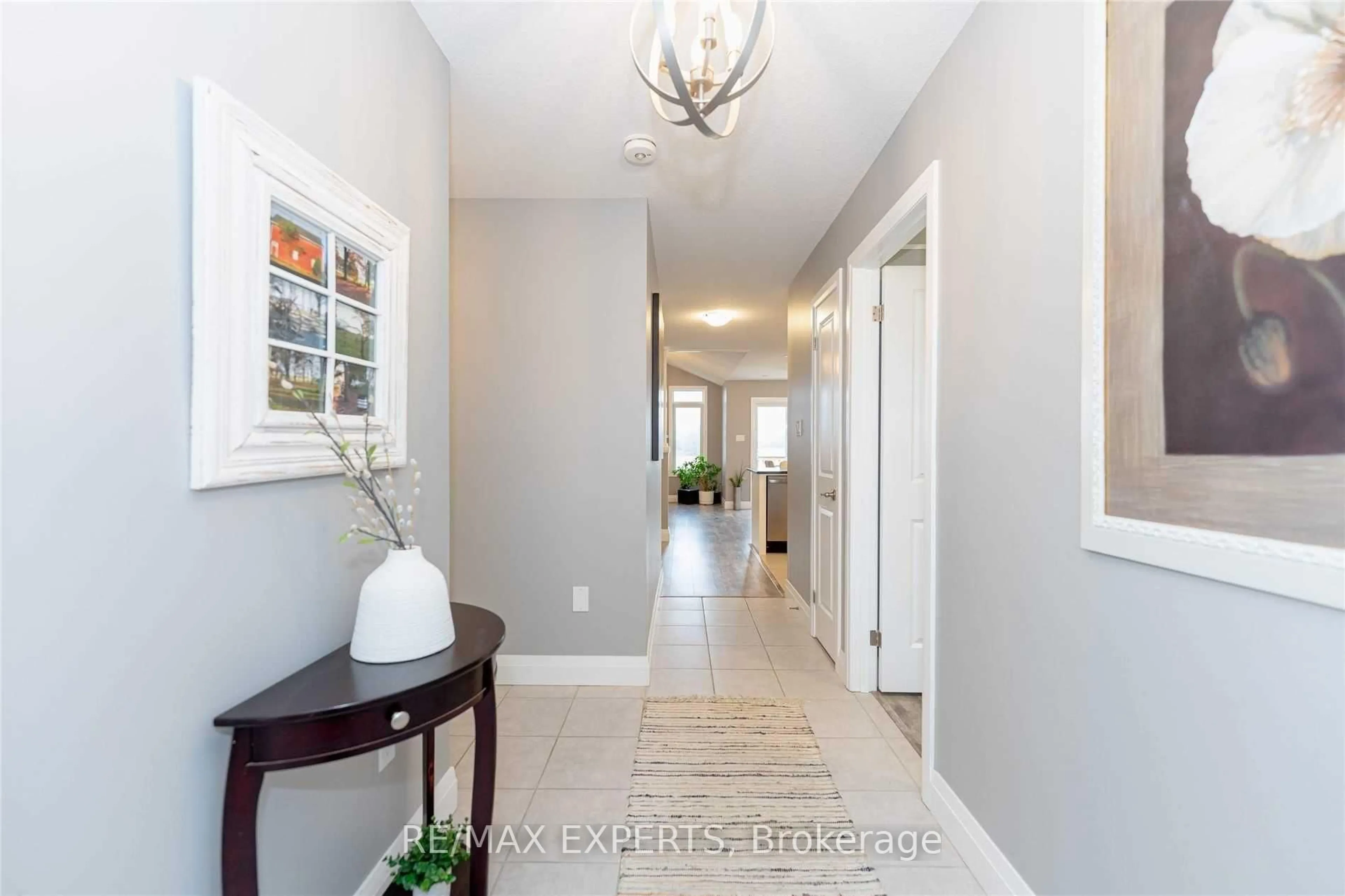 Indoor entryway for 150 Bridge Cres, Minto Ontario N0G 2P0