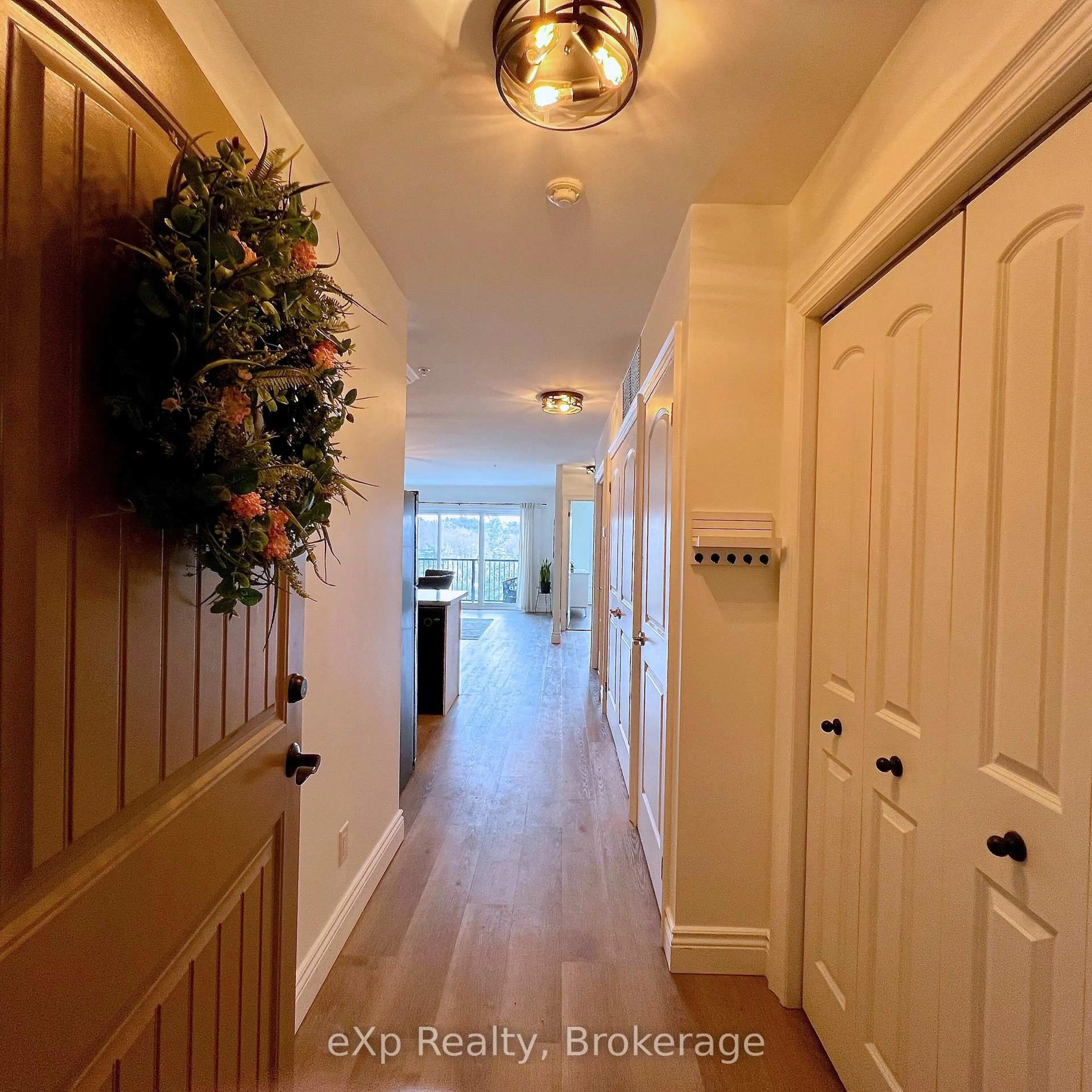 Indoor entryway for 10 Kimberley Ave #B/311, Bracebridge Ontario P1L 0A6