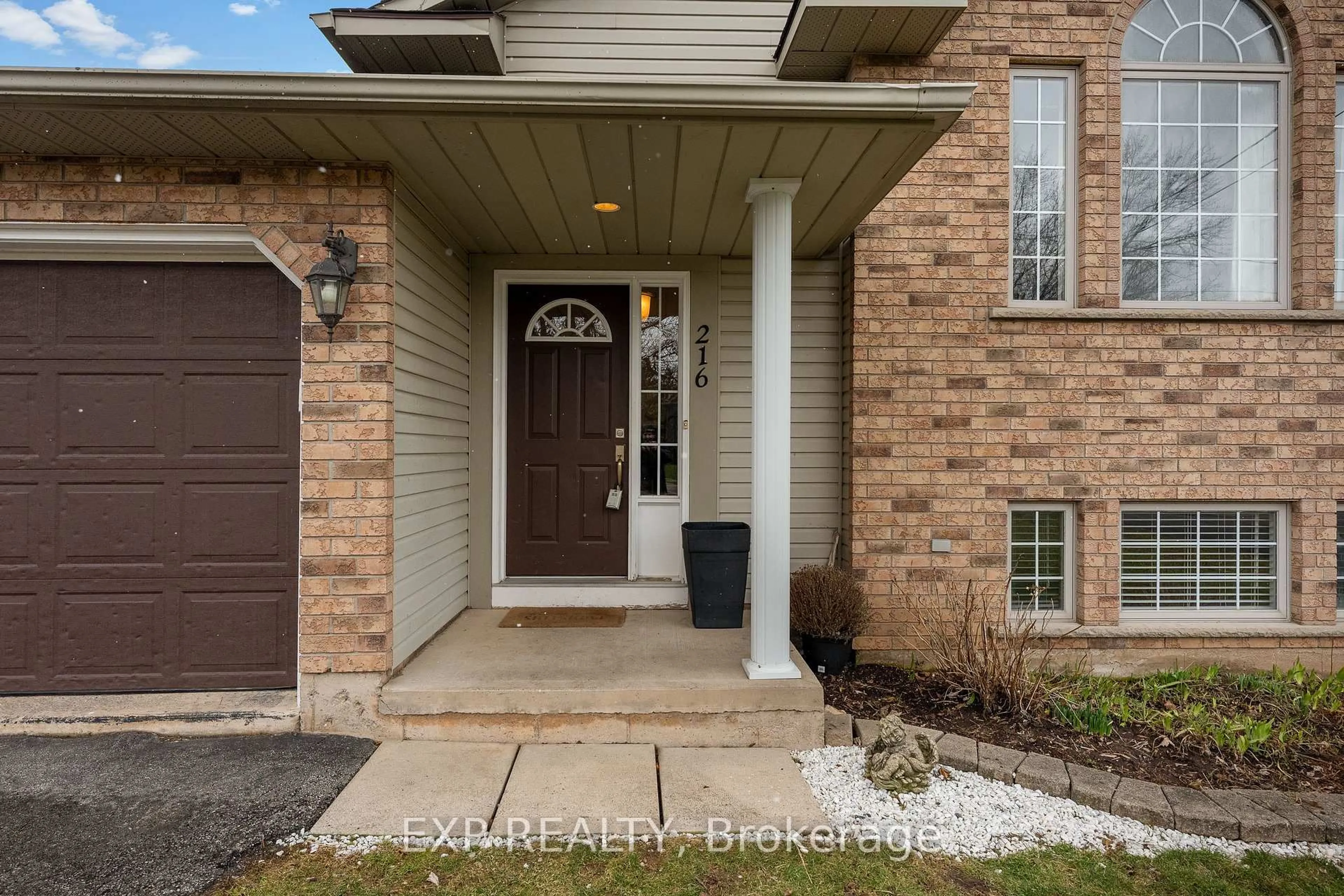 Home with brick exterior material, street for 216 Ridge Rd, Fort Erie Ontario L0S 1B0