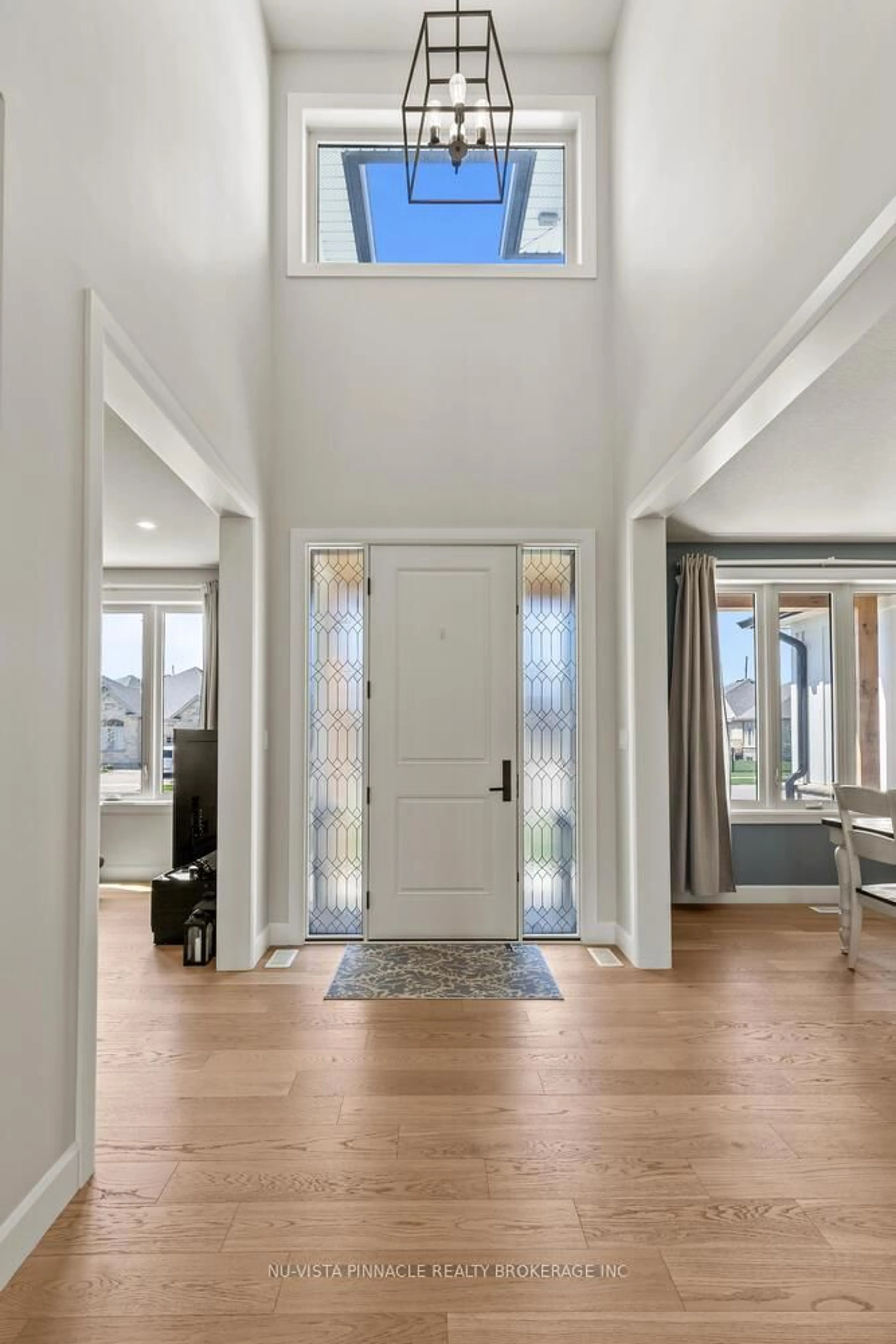 Indoor entryway for 2138 Wallingford Ave, London North Ontario N6G 0E6