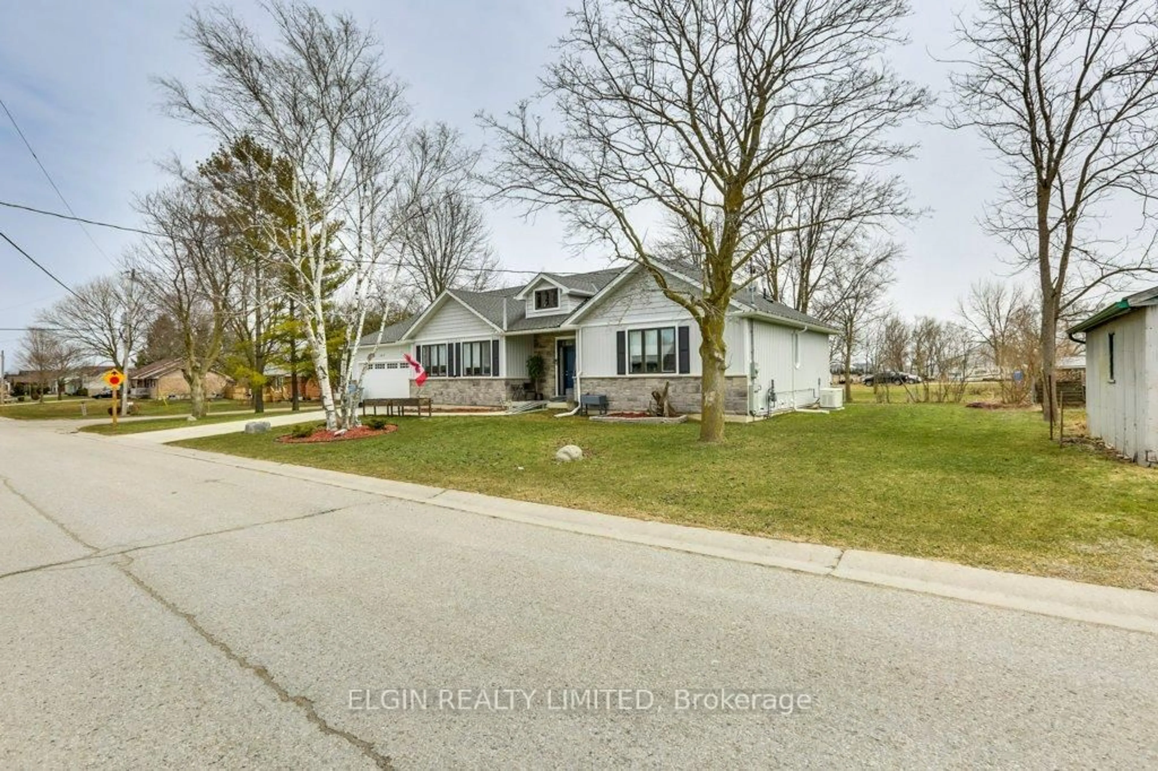 A pic from outside/outdoor area/front of a property/back of a property/a pic from drone, street for 167 Elgin St, South Huron Ontario N0M 1K0