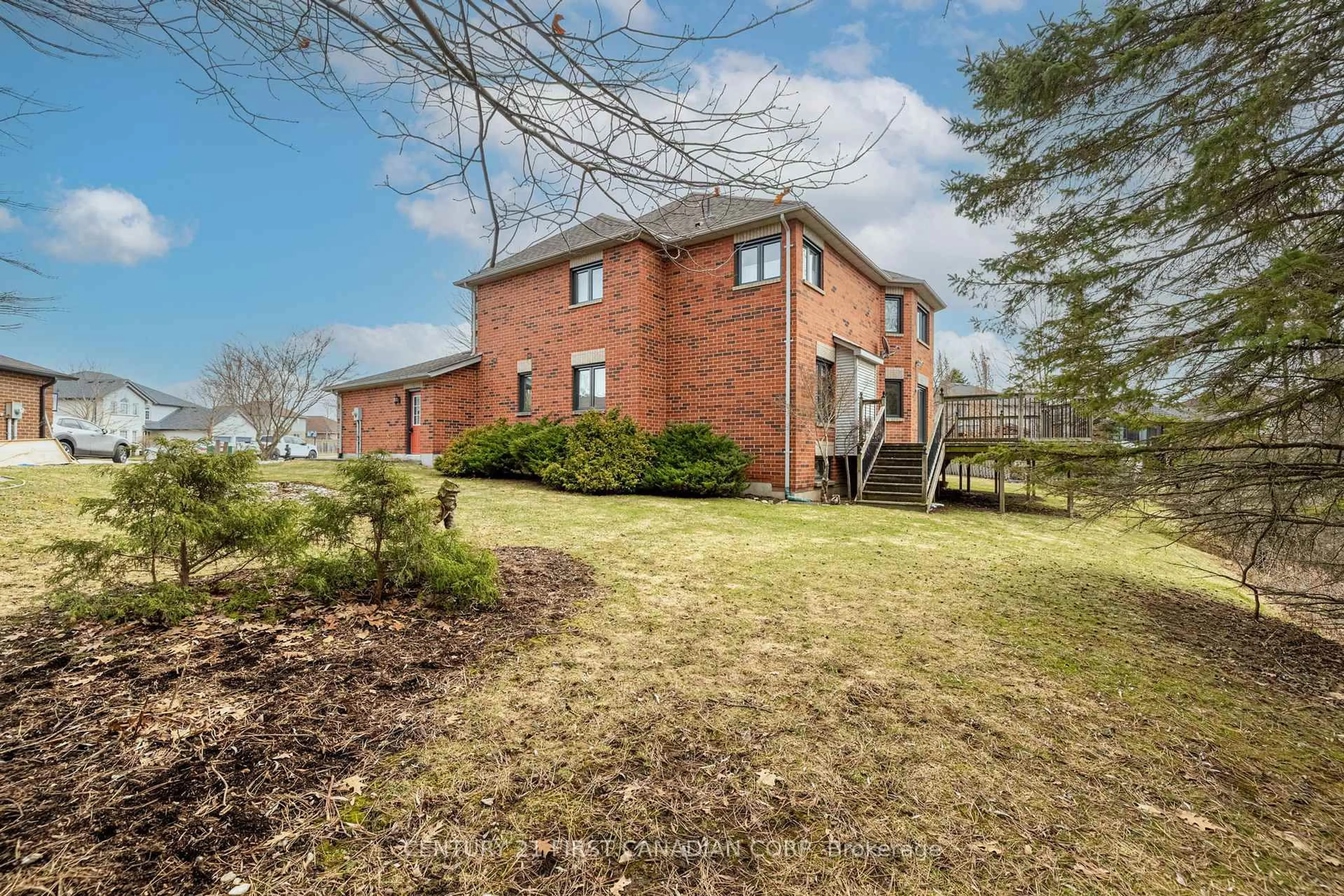 Home with brick exterior material, unknown for 8 Claire Crt, Strathroy-Caradoc Ontario N7G 4C8